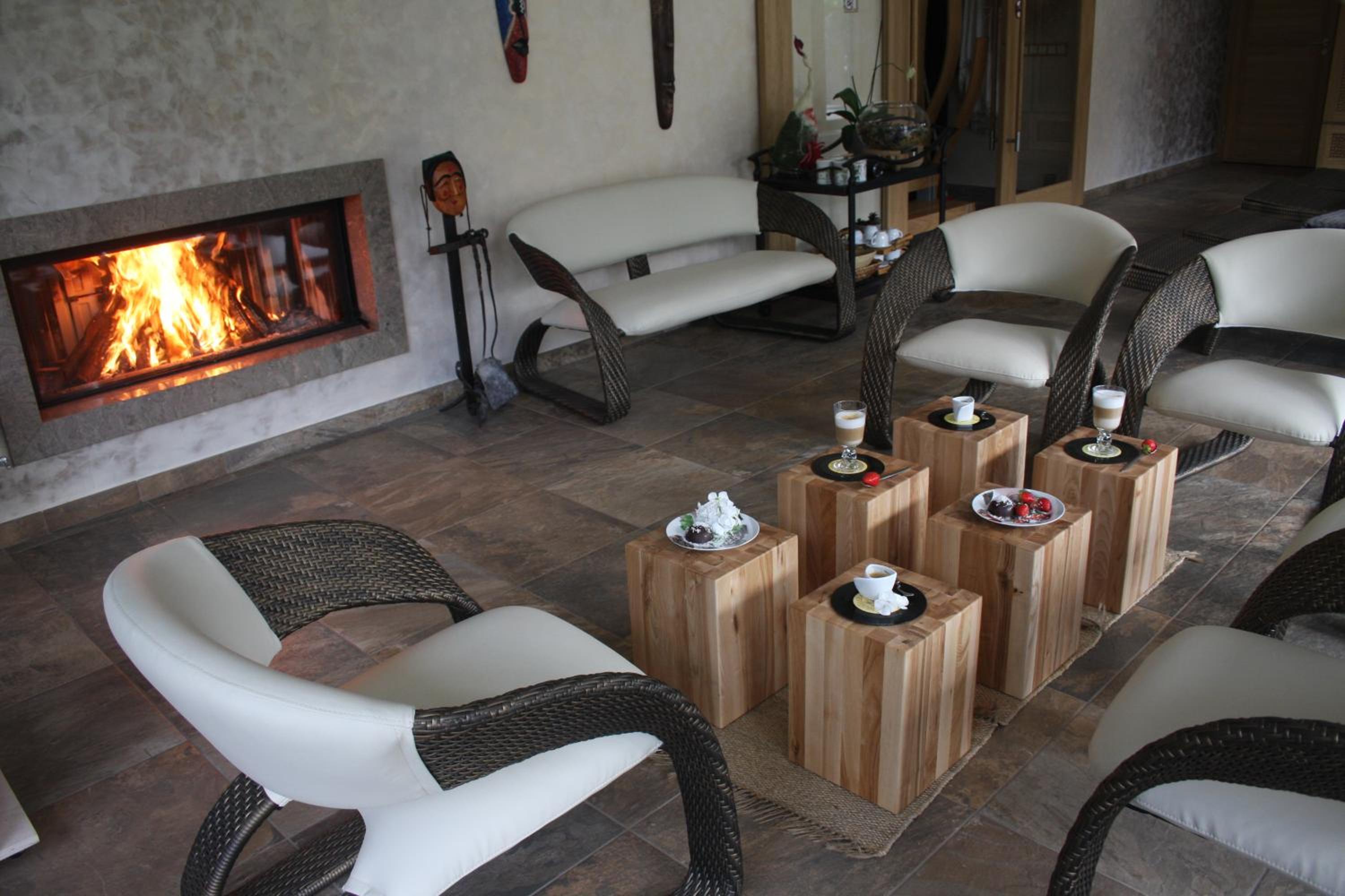 Apartment with Terrace photo 2