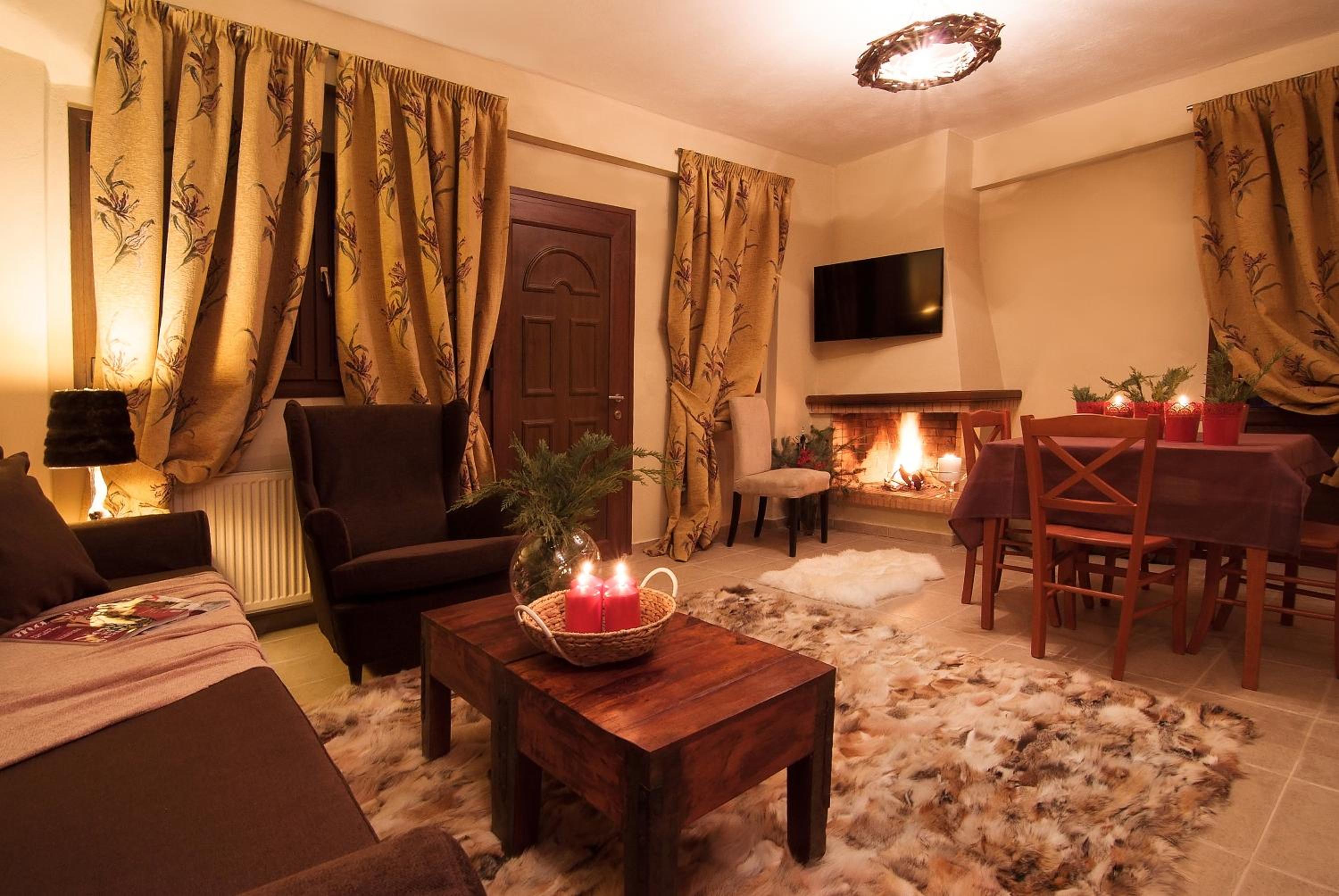 Suite - Photo 1