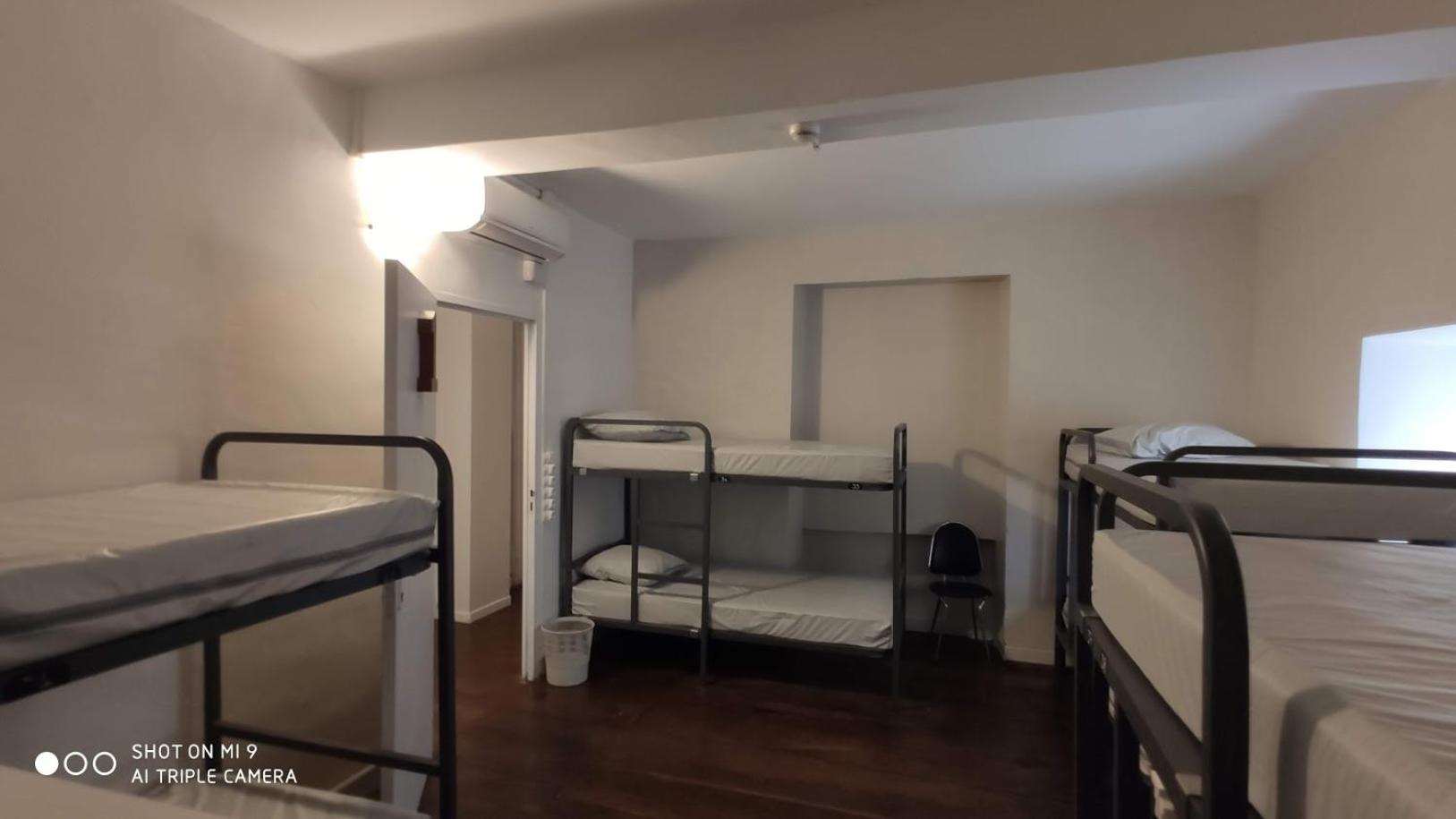 Bed in 10-Bed Mixed Dormitory Room photo 3
