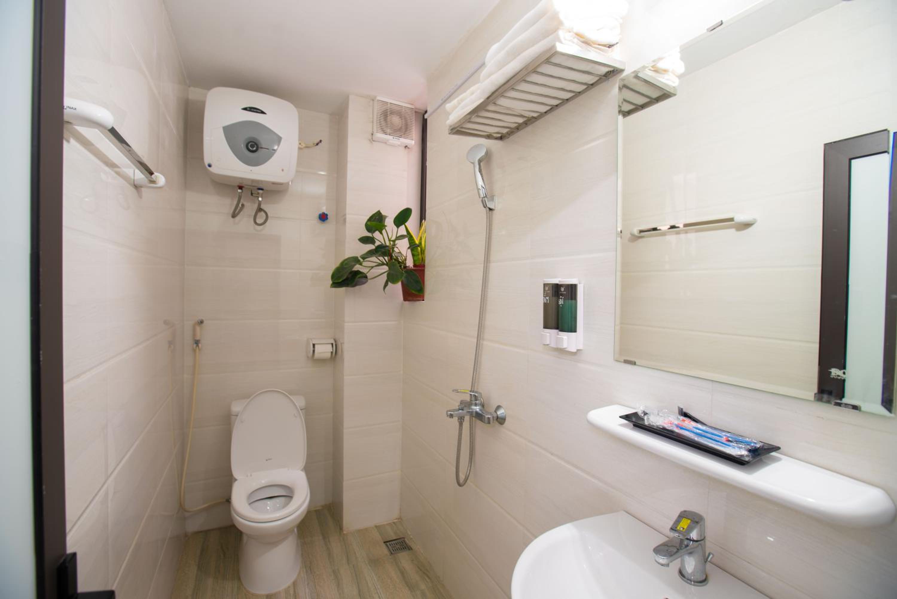 Standard Double Room - Photo 6