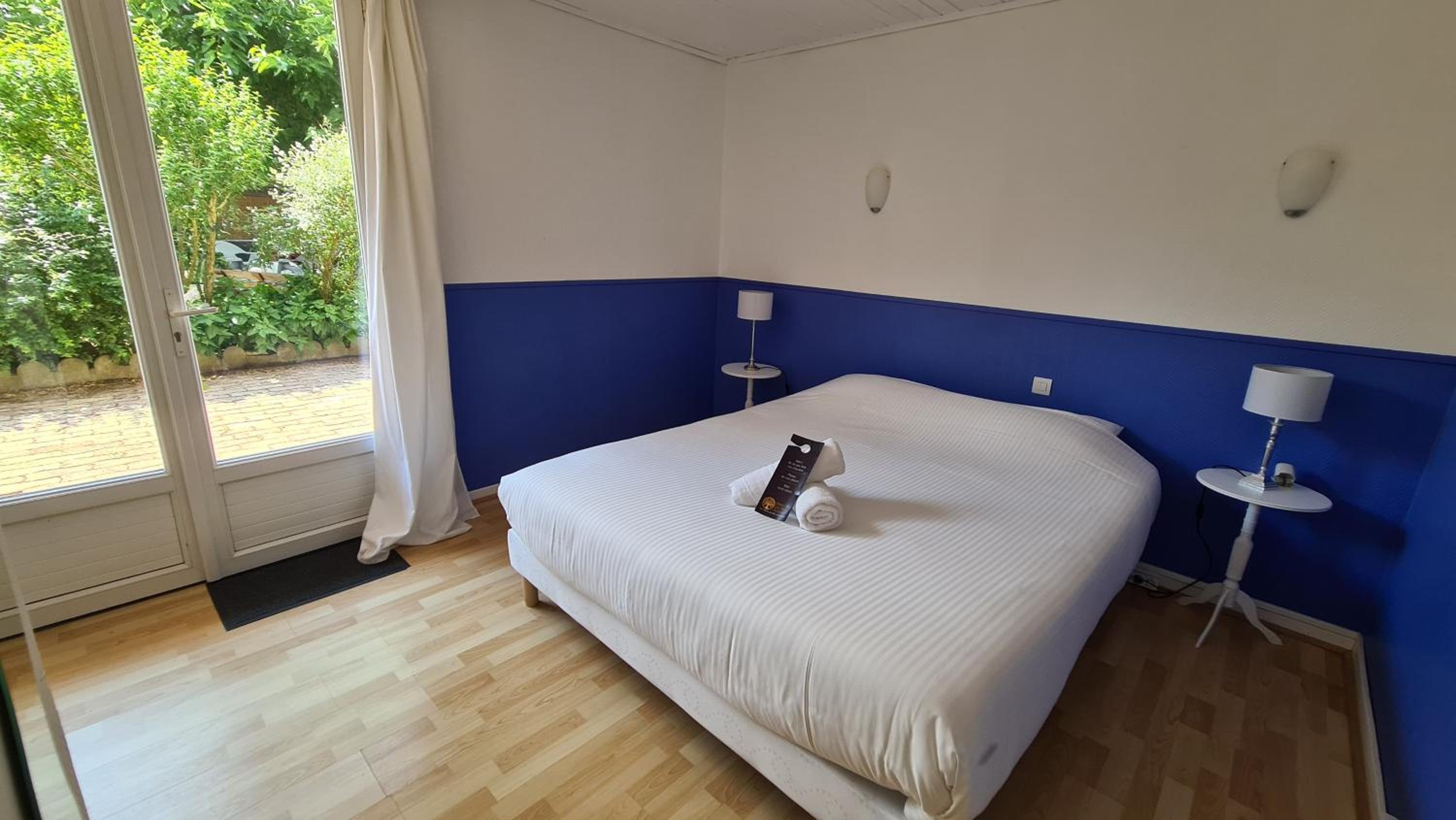 Family Double Room - Photo 7