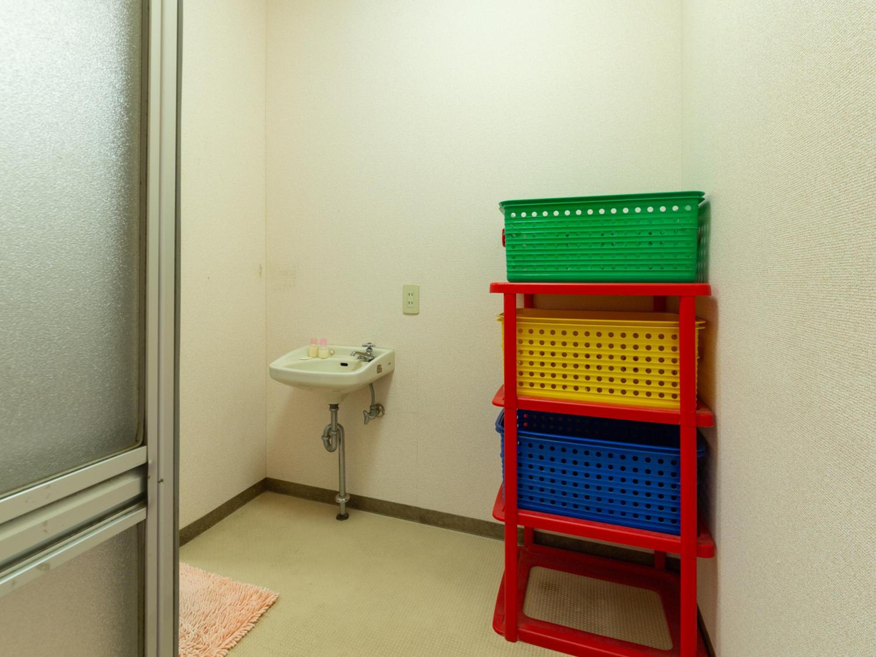 Twin Room - Photo 5
