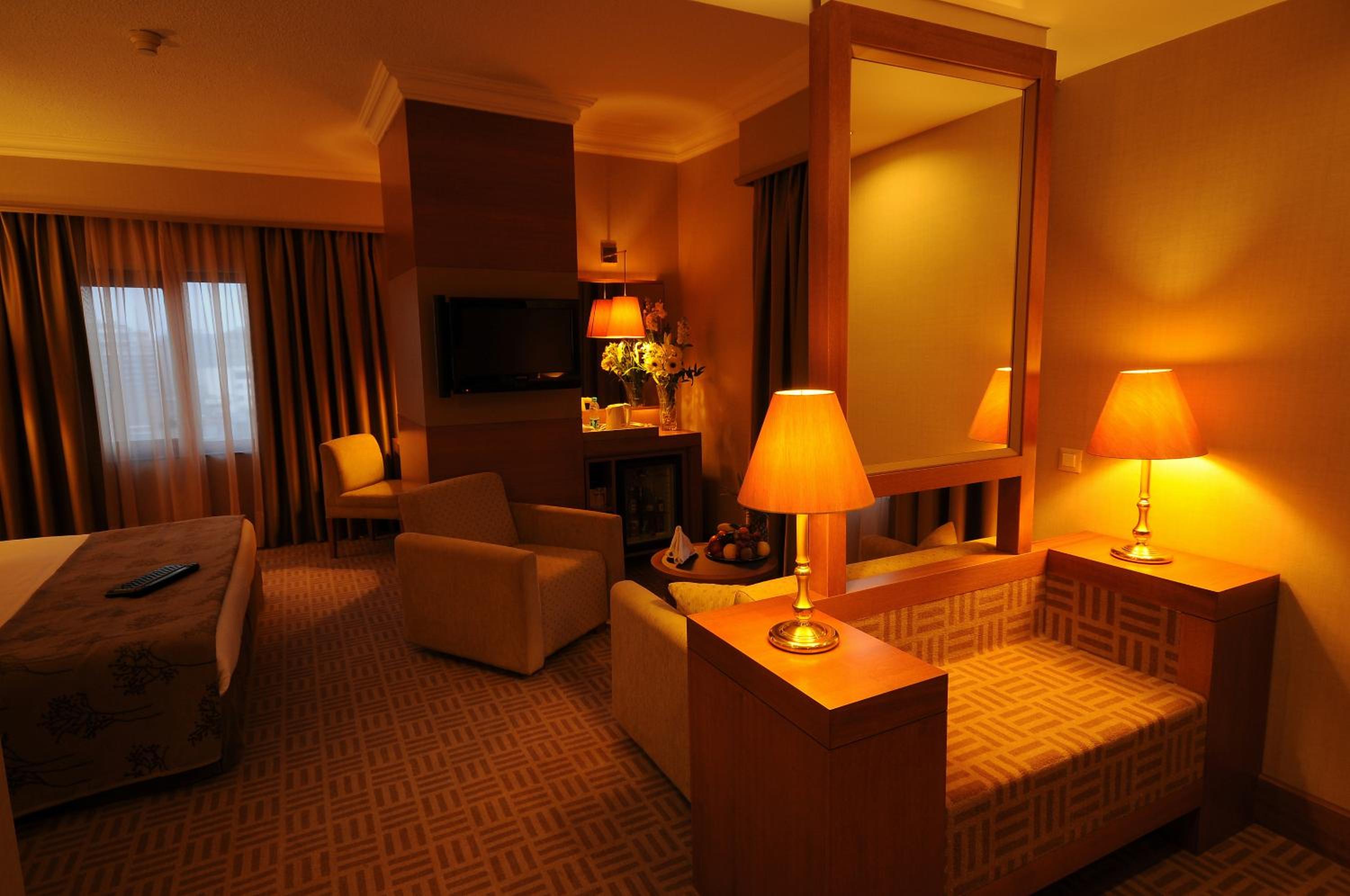 Corner Suite photo 3