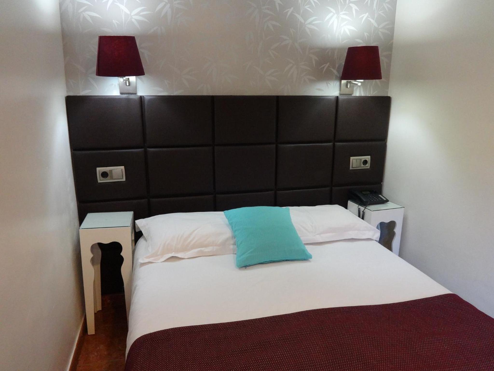 Double or Twin Room photo 3