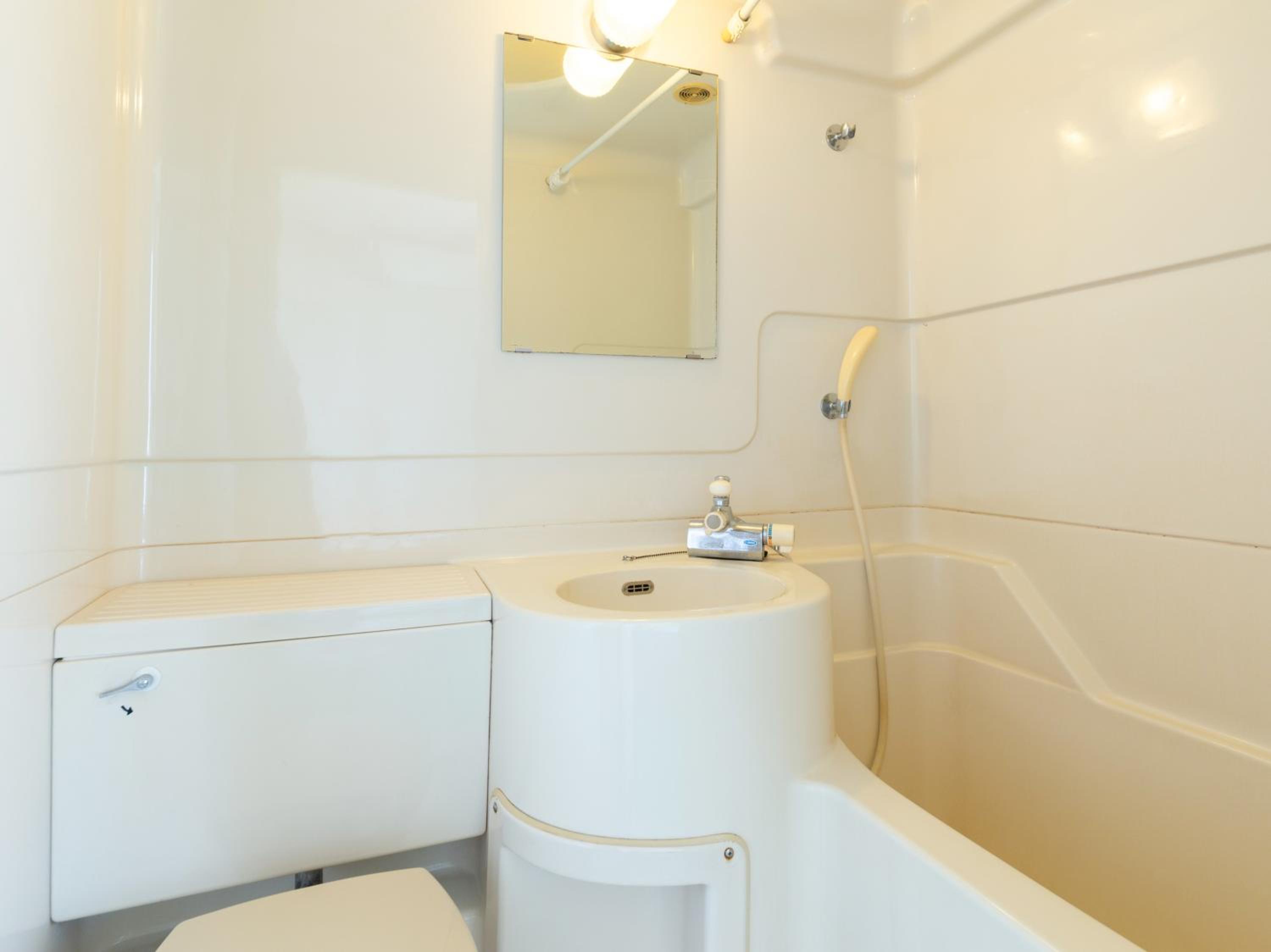 Twin Room - Photo 6