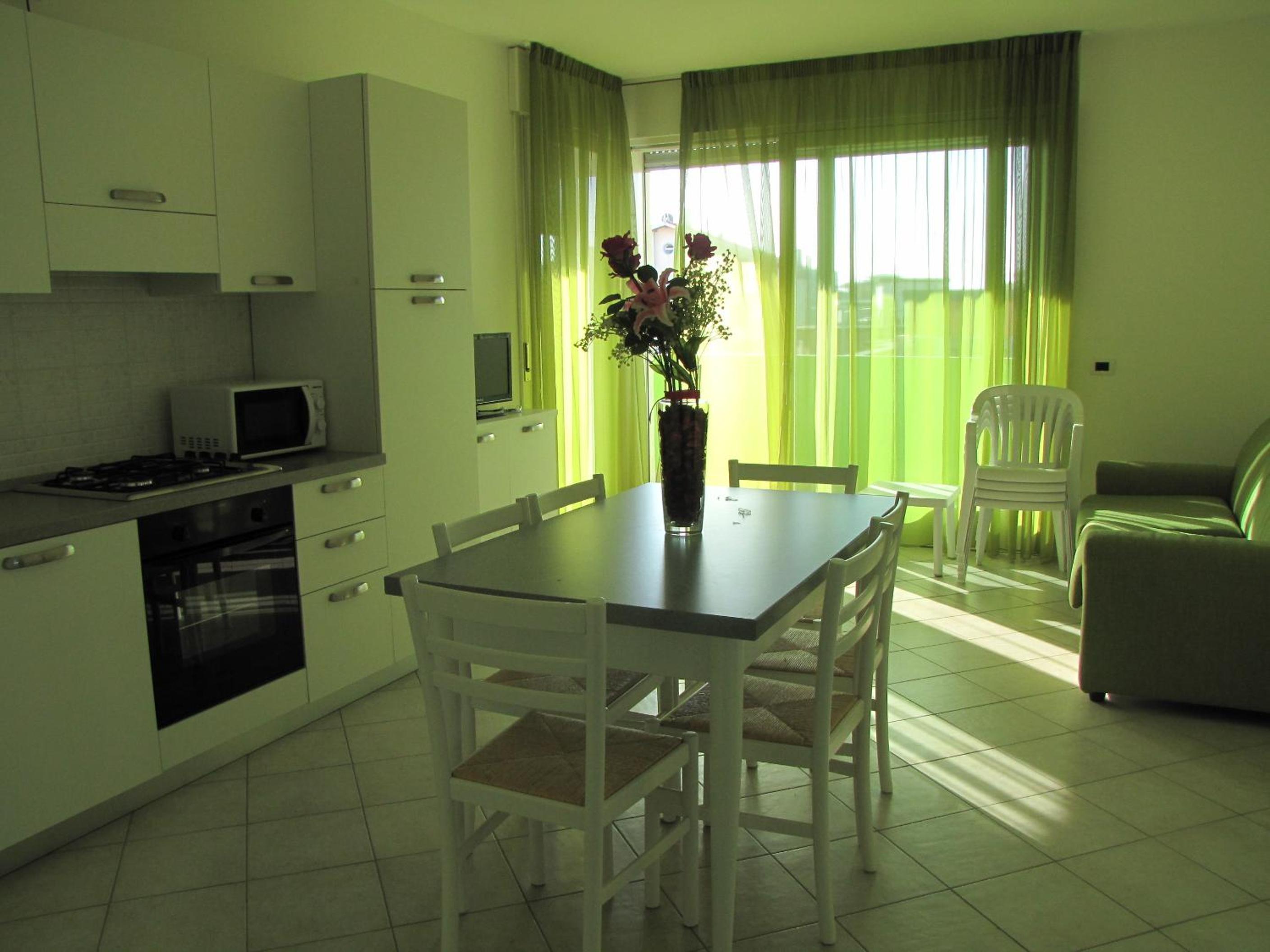 One-Bedroom Apartment with Partial Sea View - Photo 2