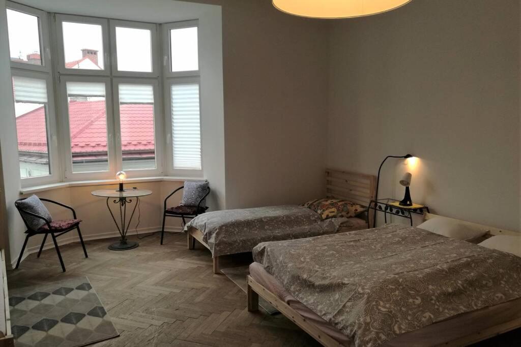 One-Bedroom Apartment - Photo 3