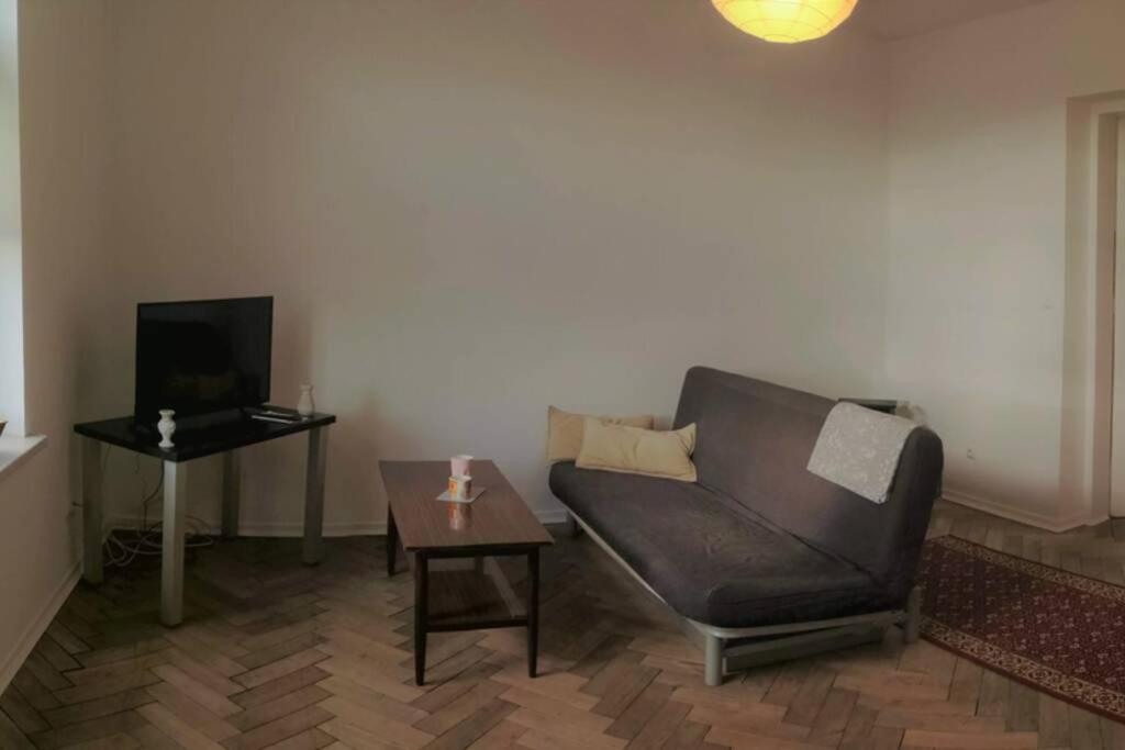 One-Bedroom Apartment - Photo 5