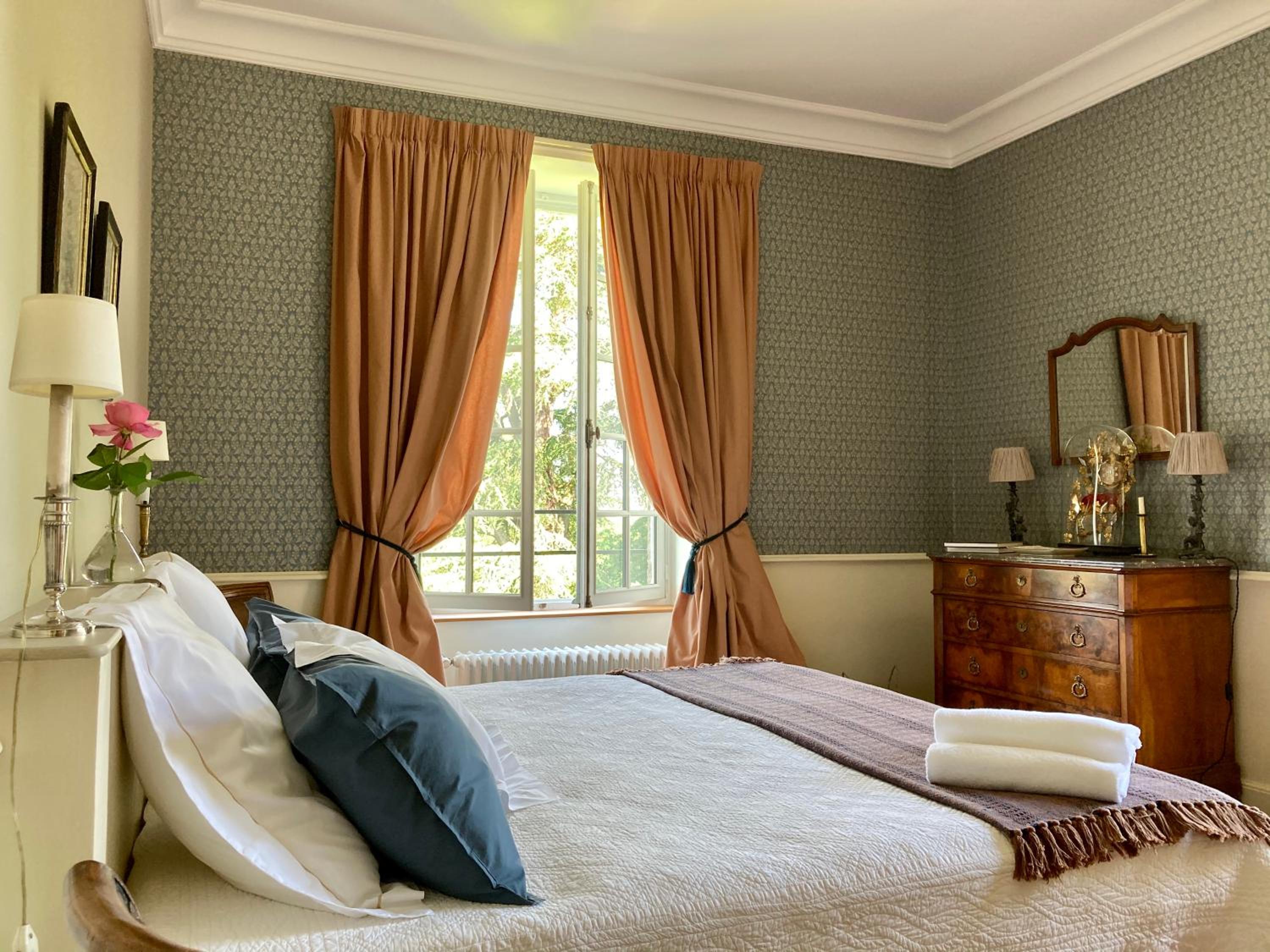Superior King Room photo 2