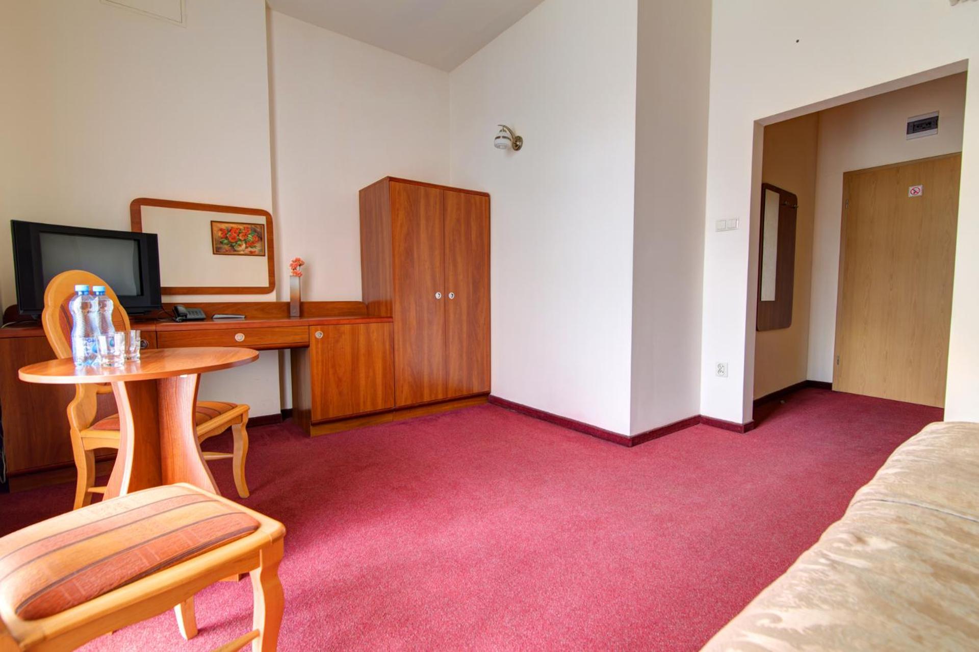 Large Double or Twin Room - Photo 16