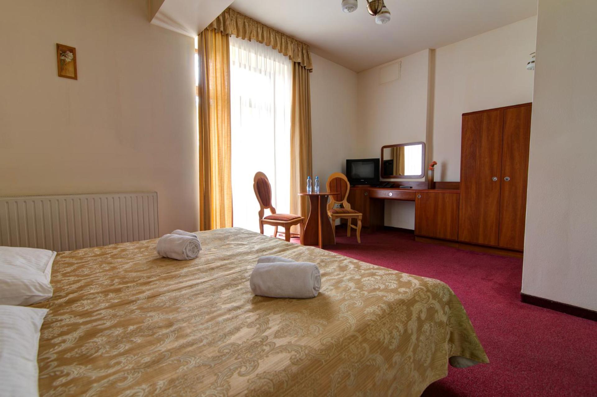 Large Double or Twin Room - Photo 14