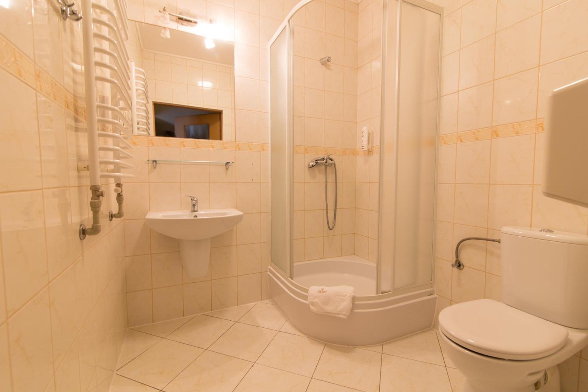 Large Double or Twin Room - Photo 3