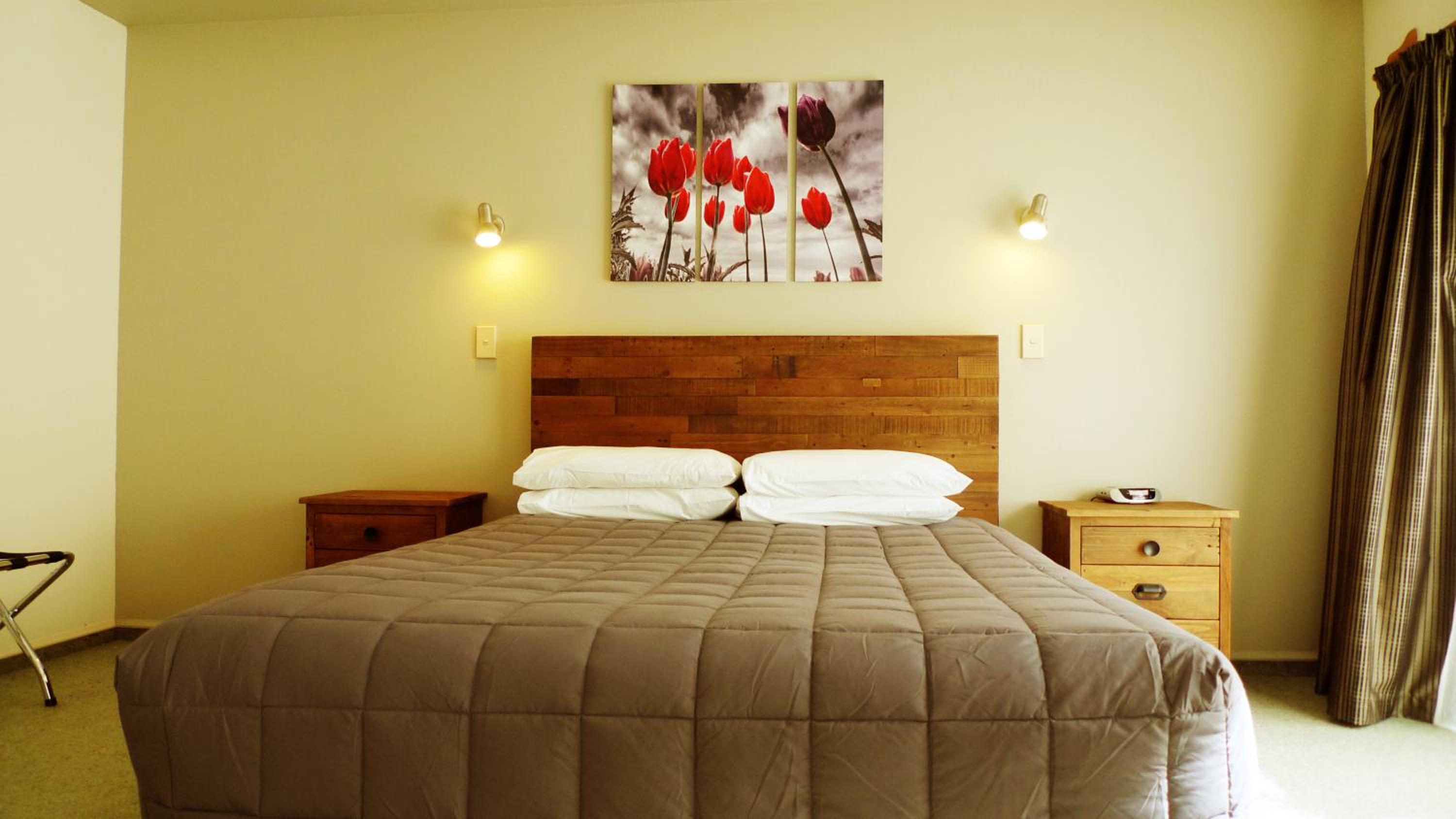 Comfort Suite with Hot Tub photo 1