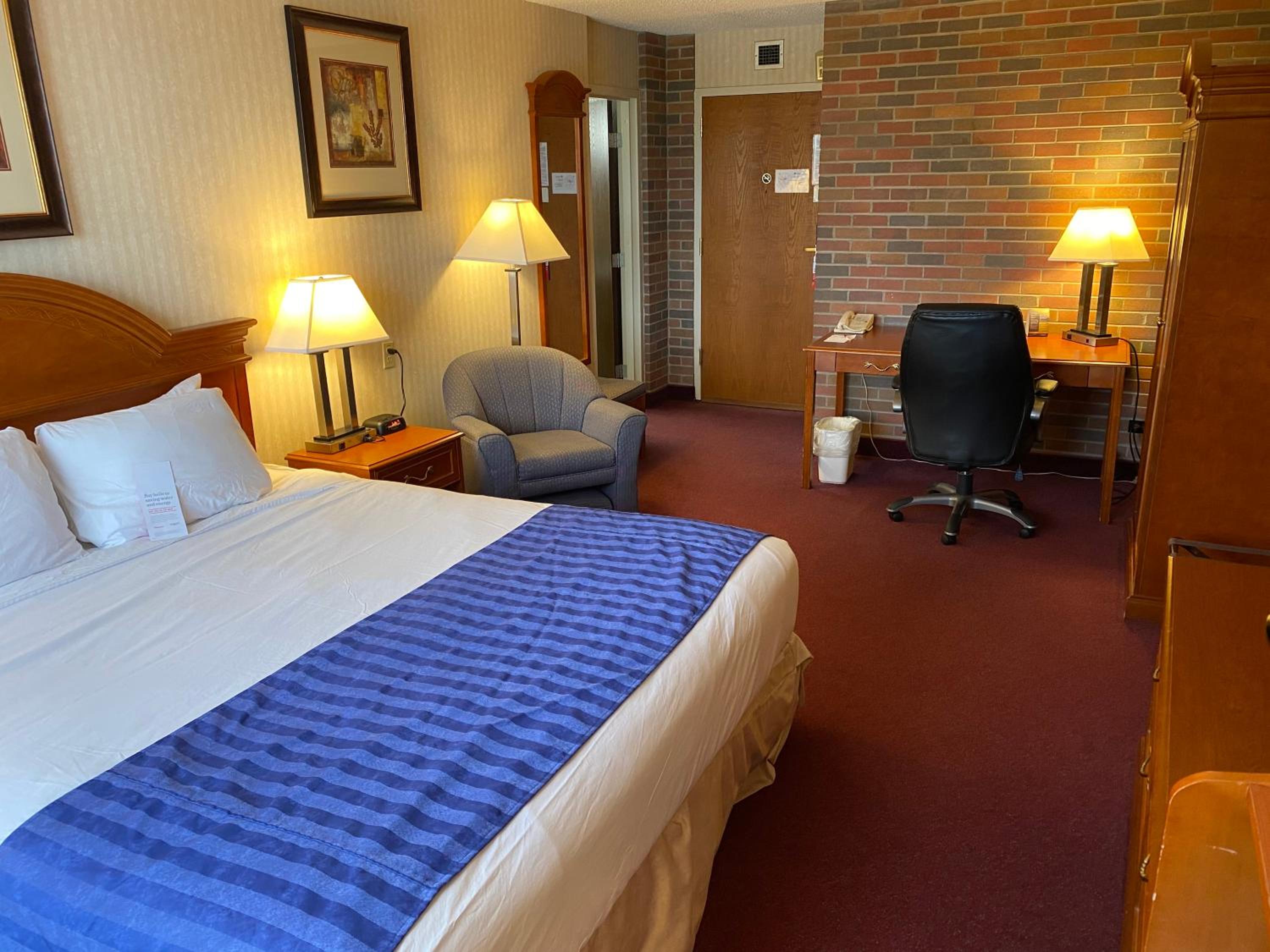 King Room- Non-Smoking - Photo 1