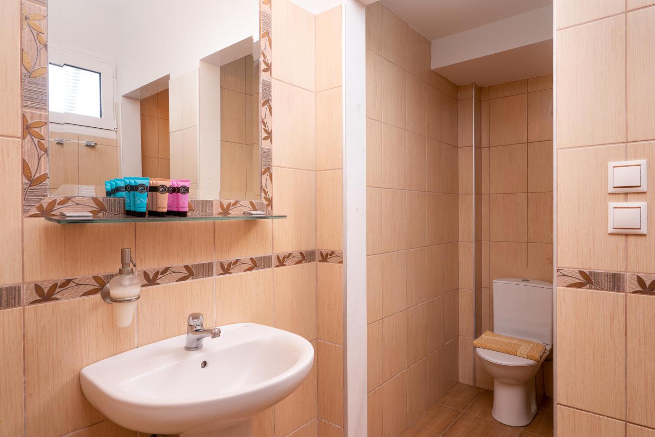 Classic Triple Room photo 2