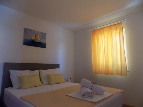 Apartment with Terrace - Photo 12