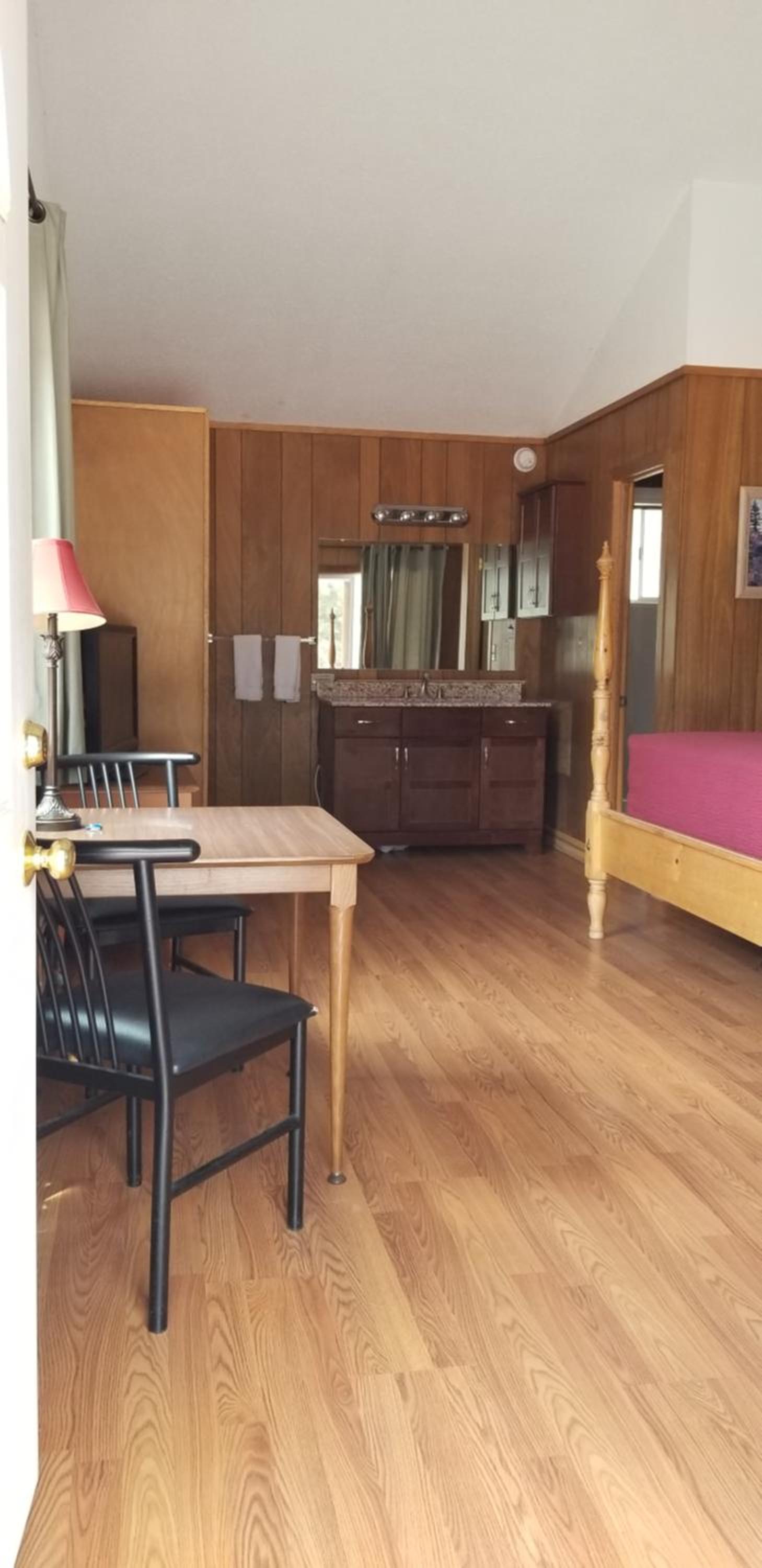 Deluxe King Room photo 2