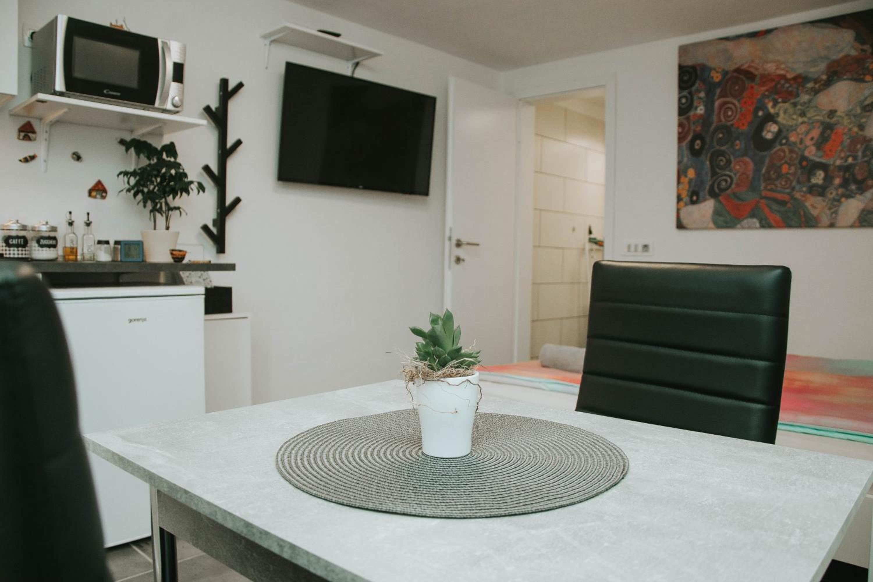 Apartment photo 1