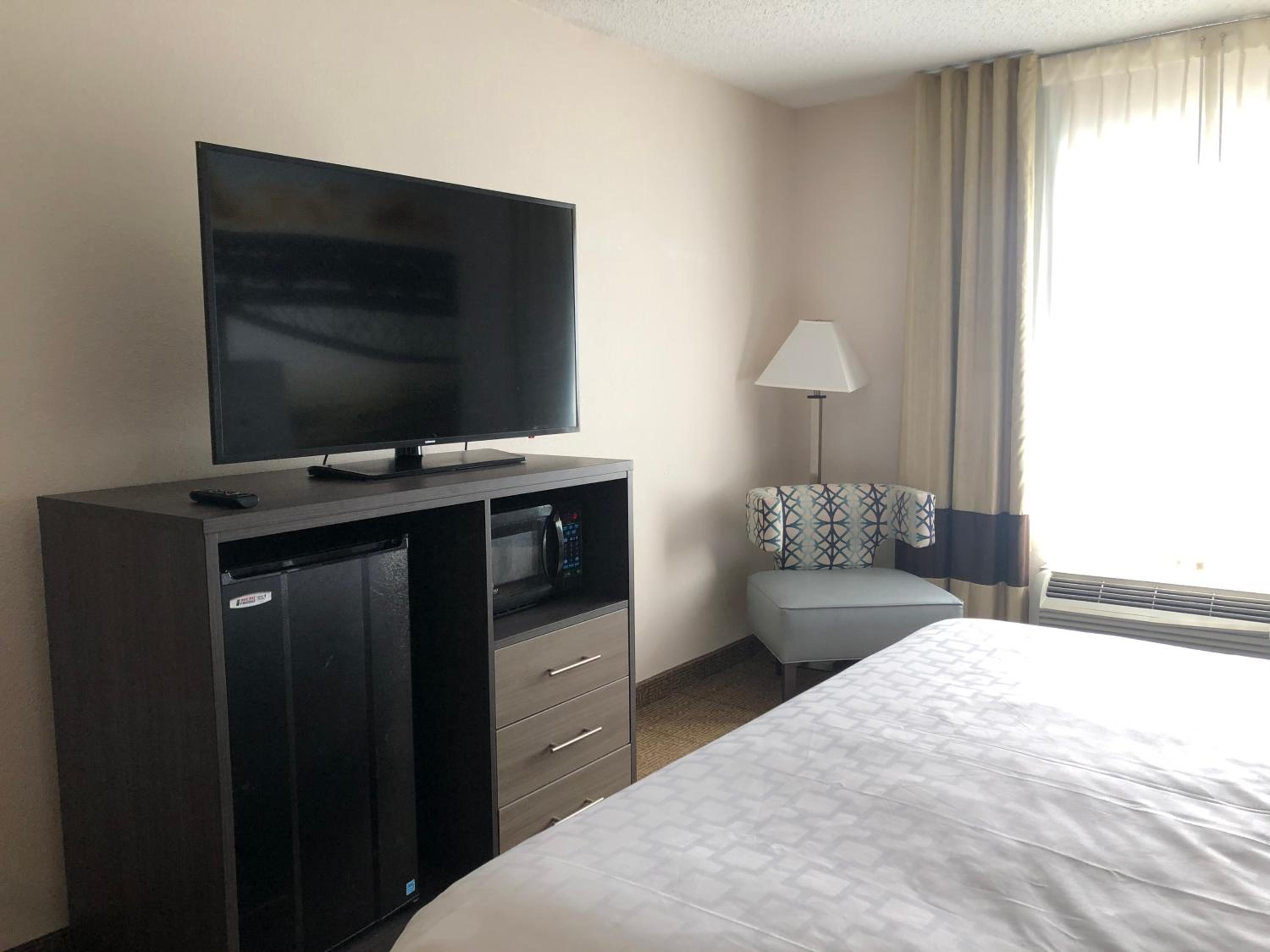King Room - Accessible/Non-Smoking - Photo 6