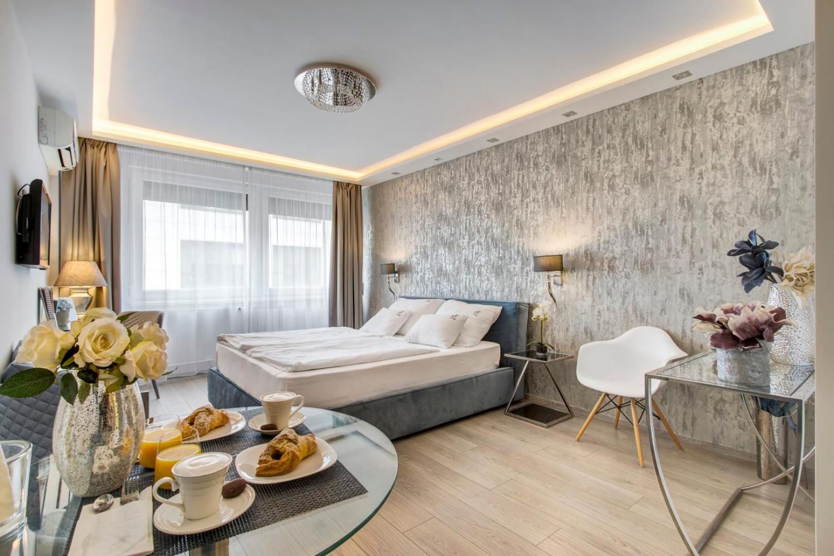 One-Bedroom Apartment - 6th floor