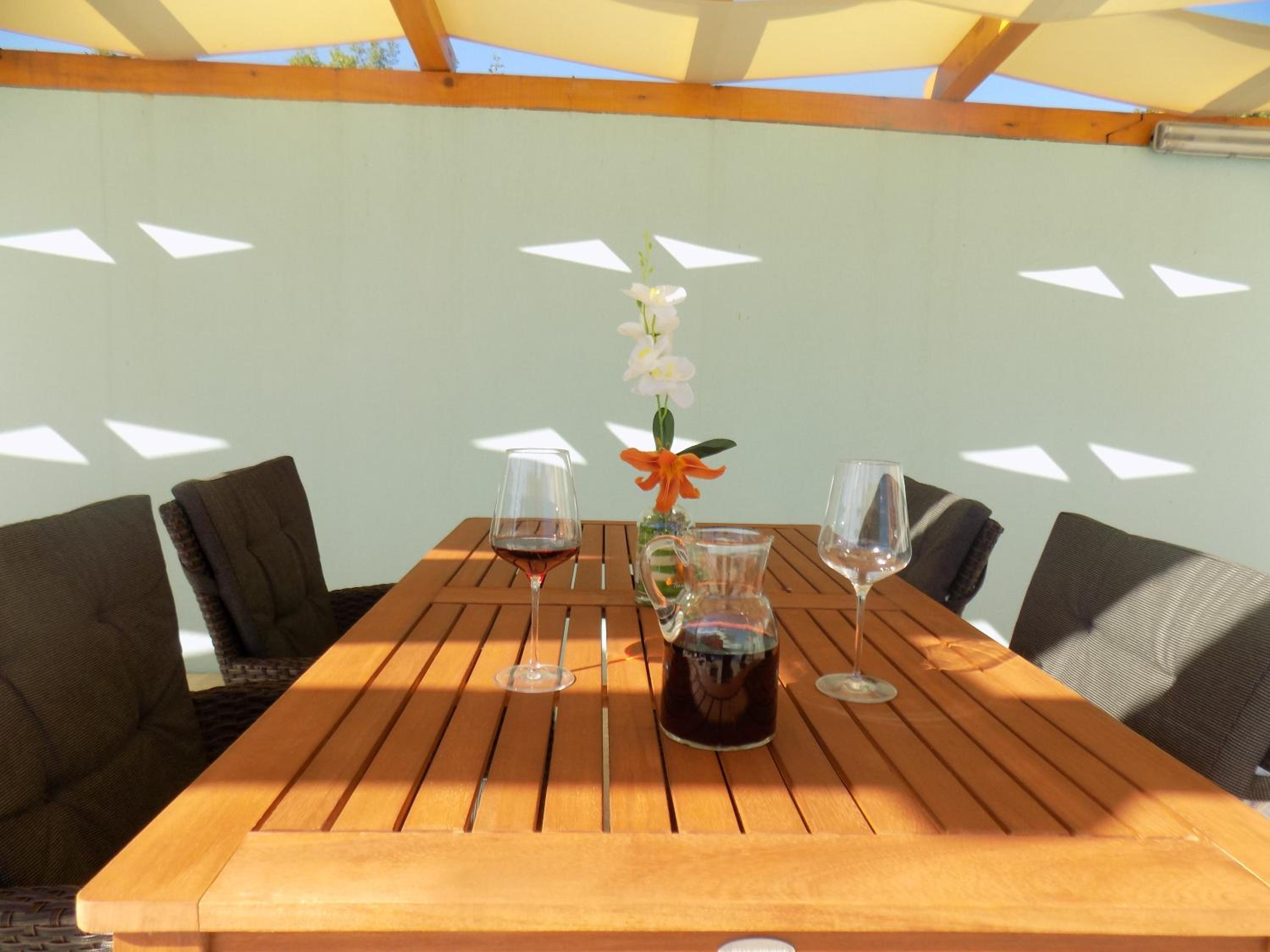 Apartment with Terrace - Photo 16