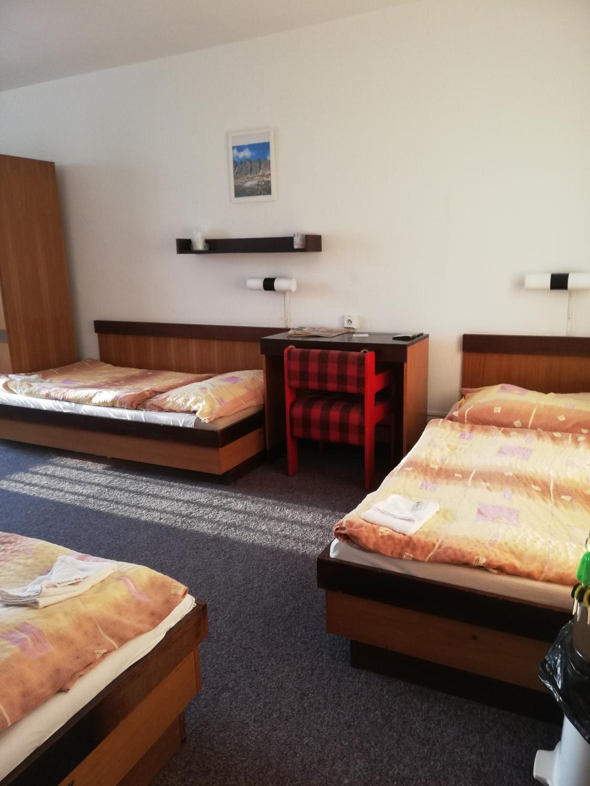 Twin Room with Extra Bed photo 3