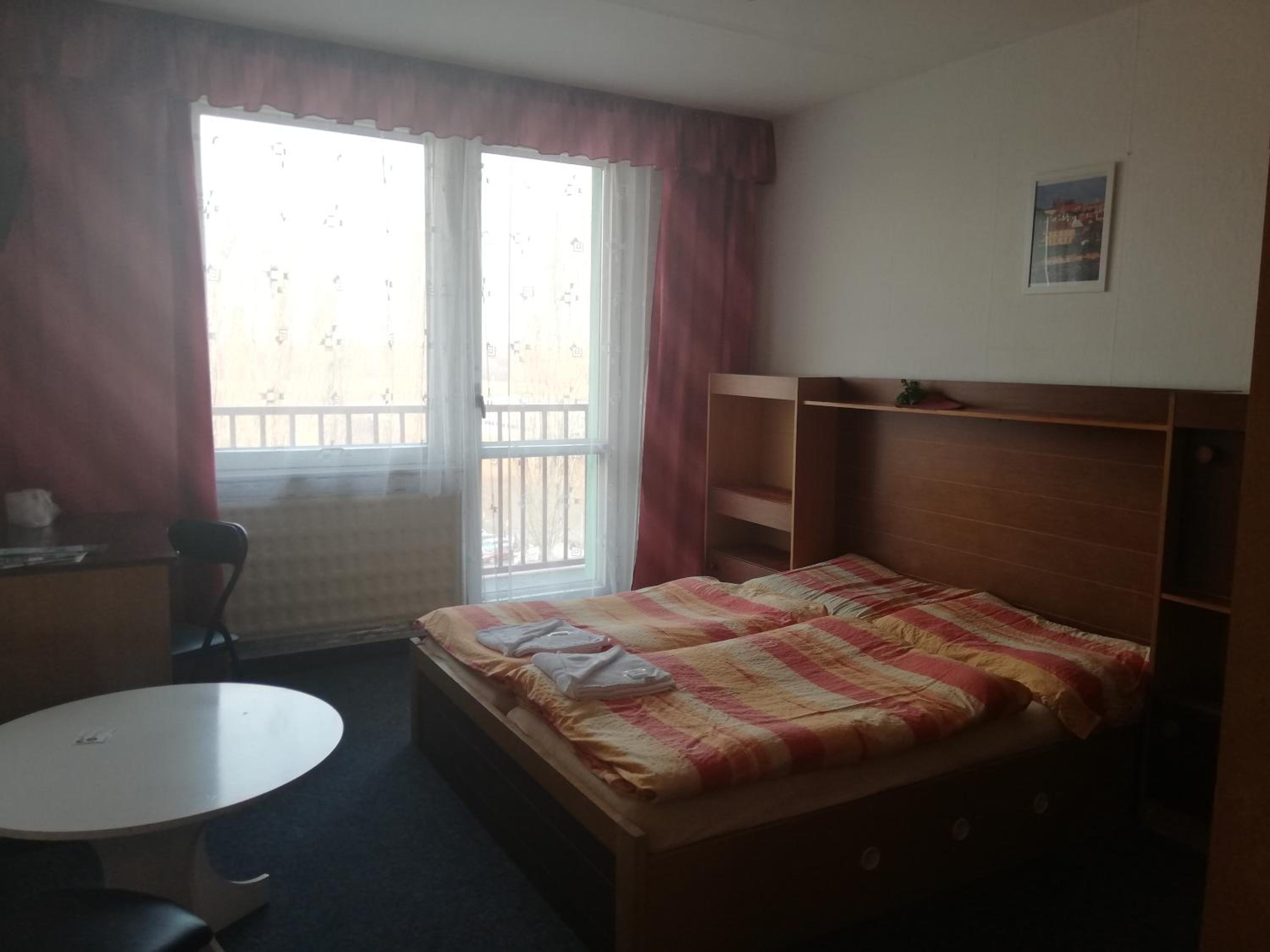 Double or Twin Room with Shared Bathroom photo 2