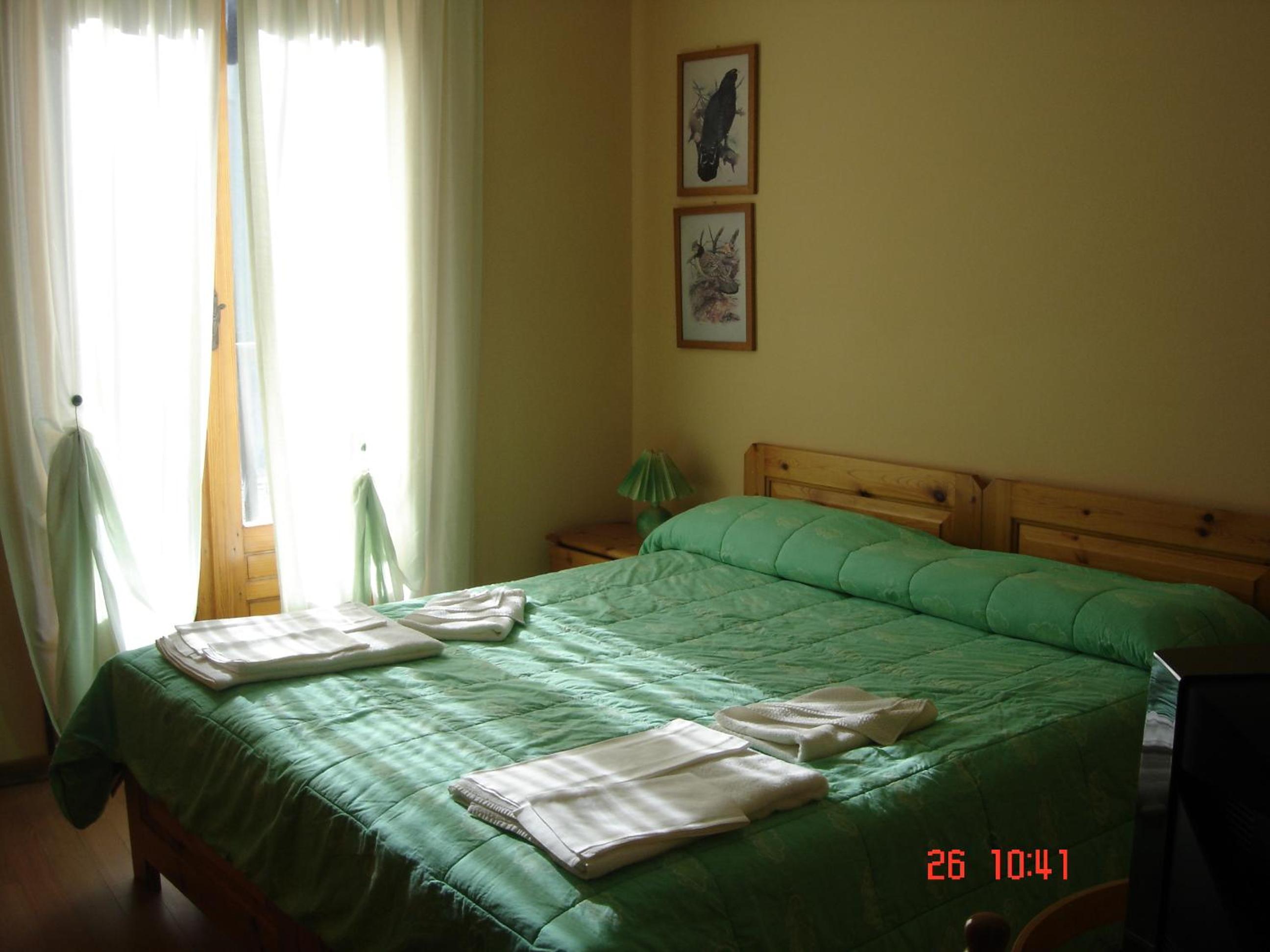 Double or Twin Room photo 3