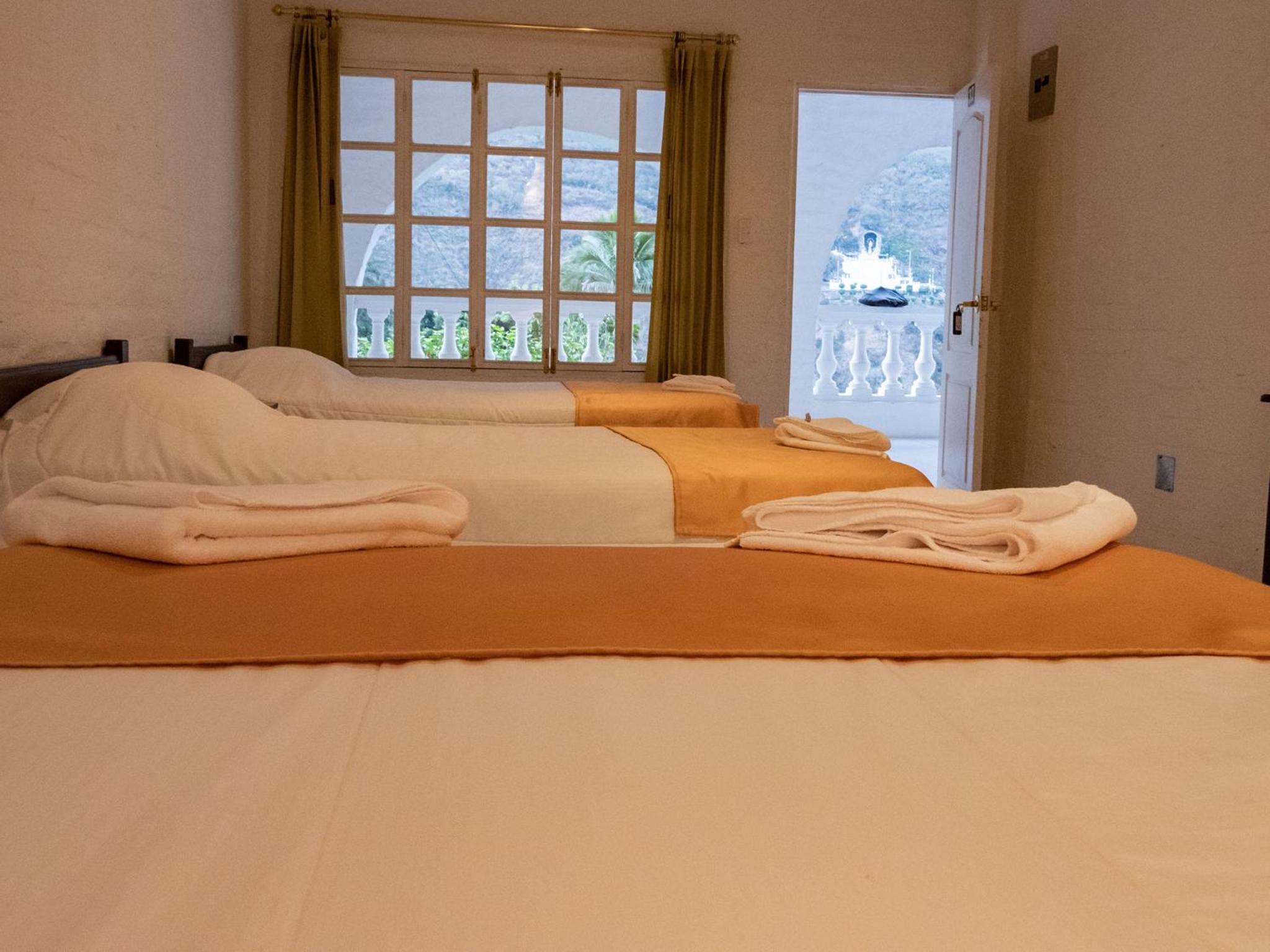 Quadruple Room with Bathroom photo 1