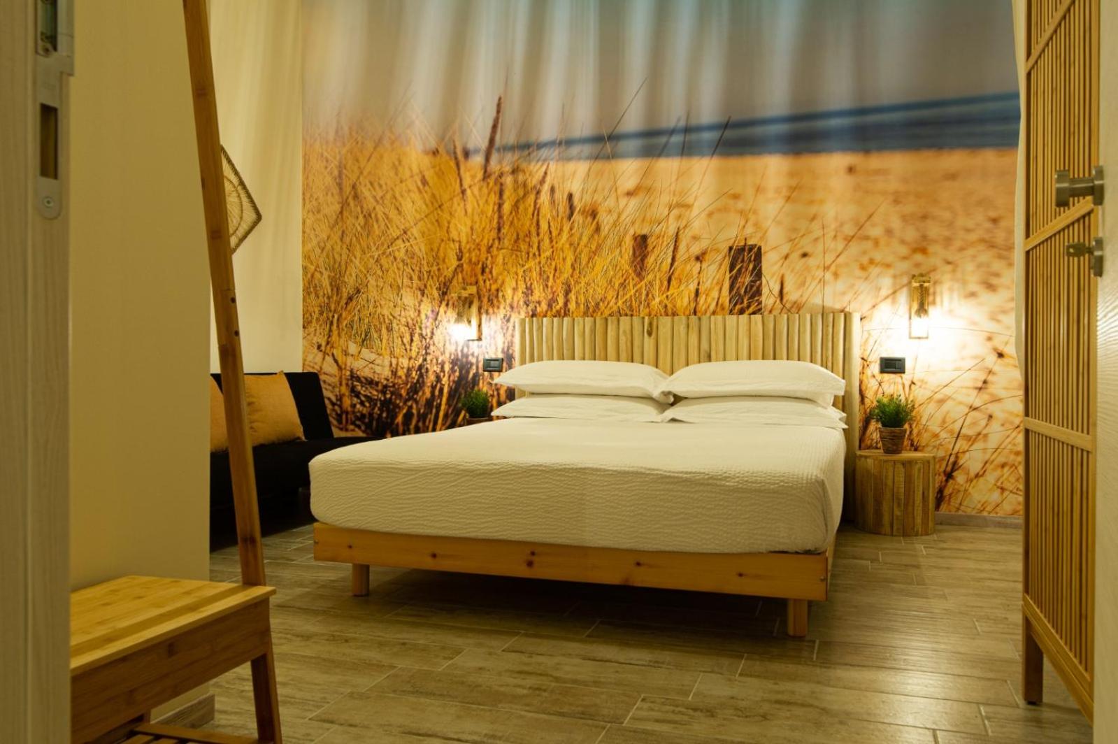 Deluxe Double Room (2 Adults + 1 Child) - Photo 1