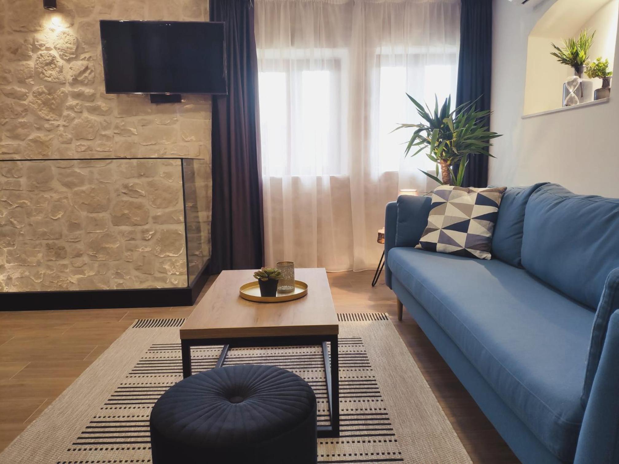 One-Bedroom Apartment - Photo 25