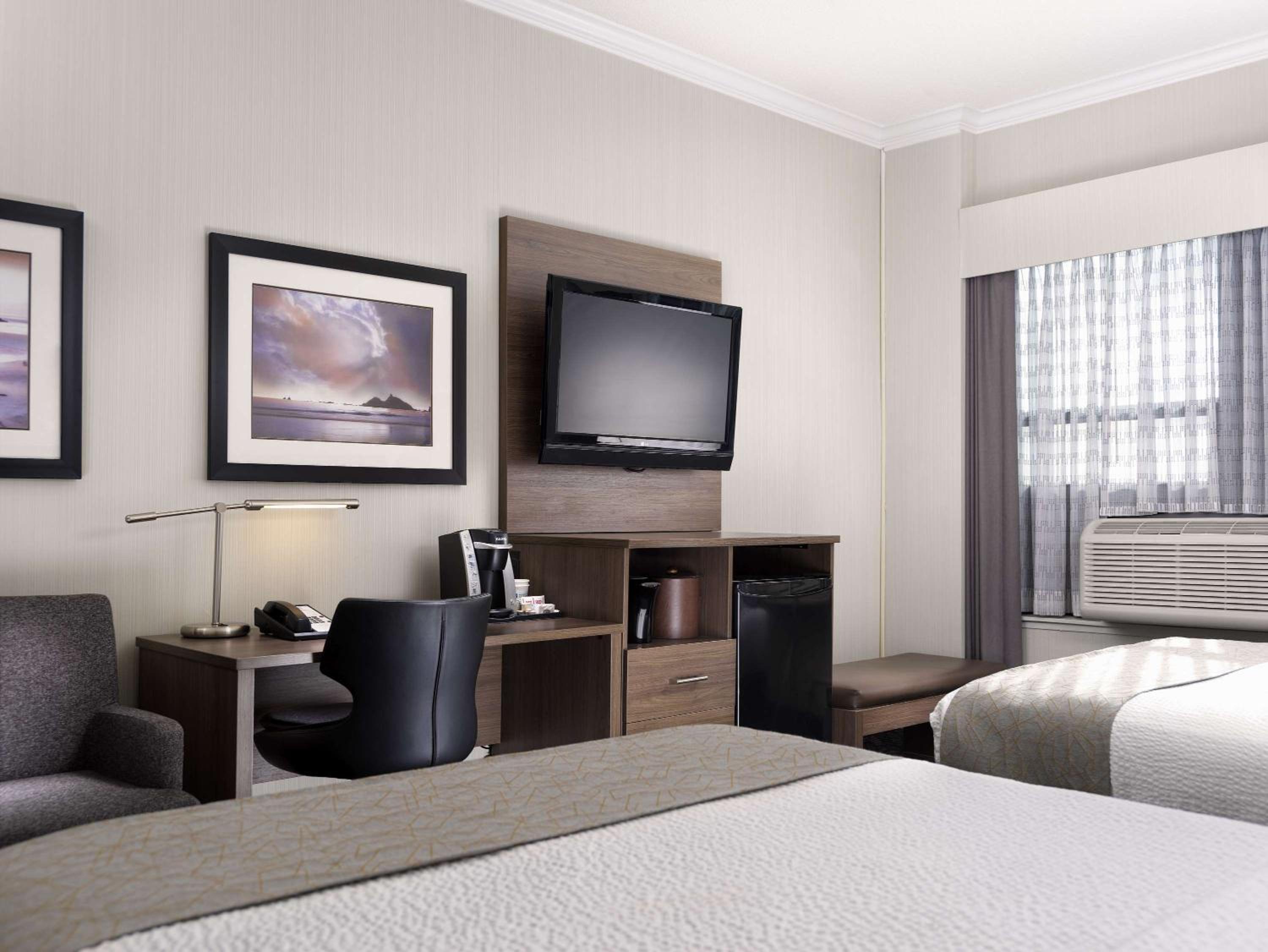 Double Room with Two Double Beds - Photo 3