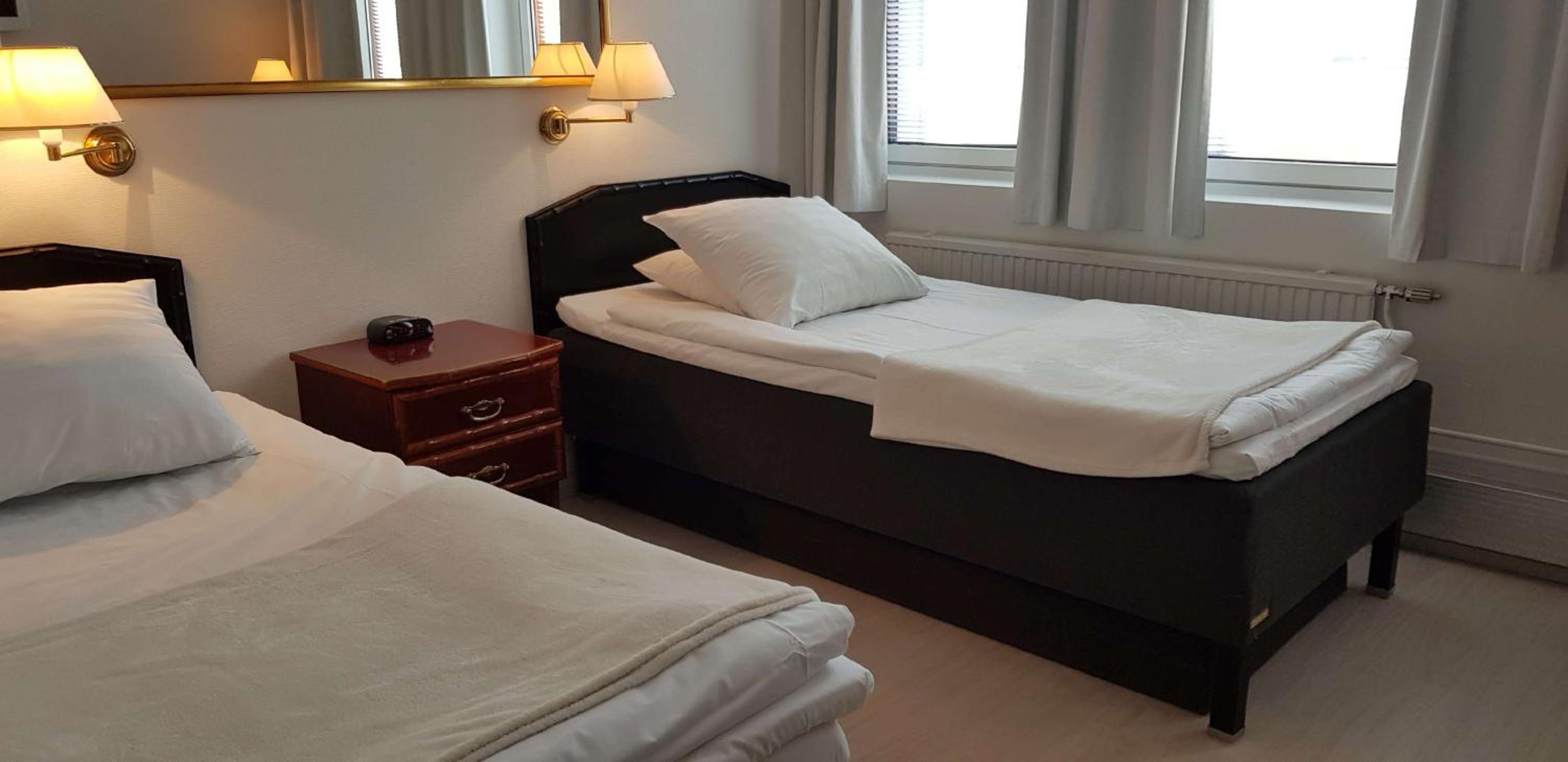 Twin Room - Photo 14