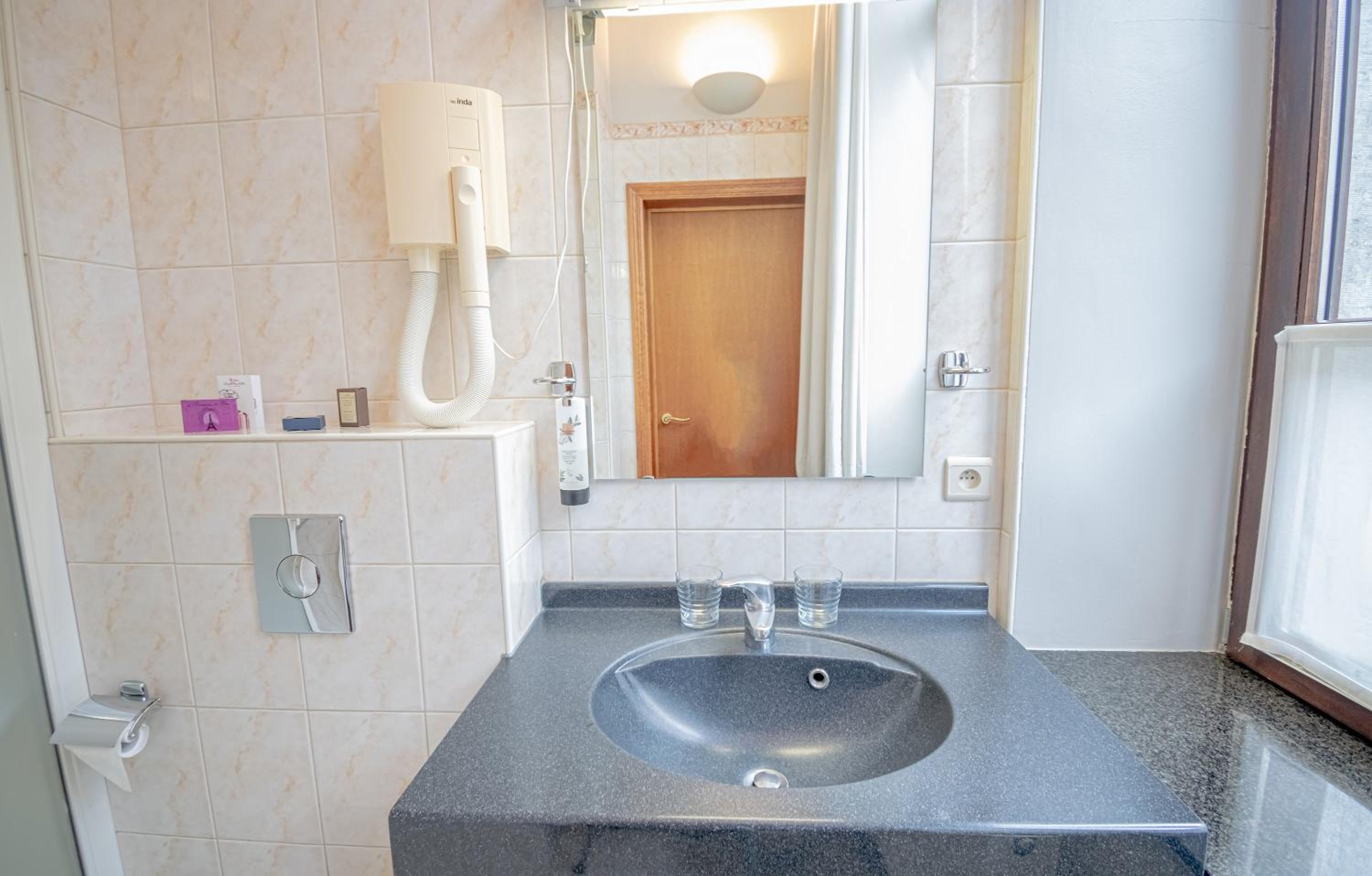 Double or Twin Room with View photo 3