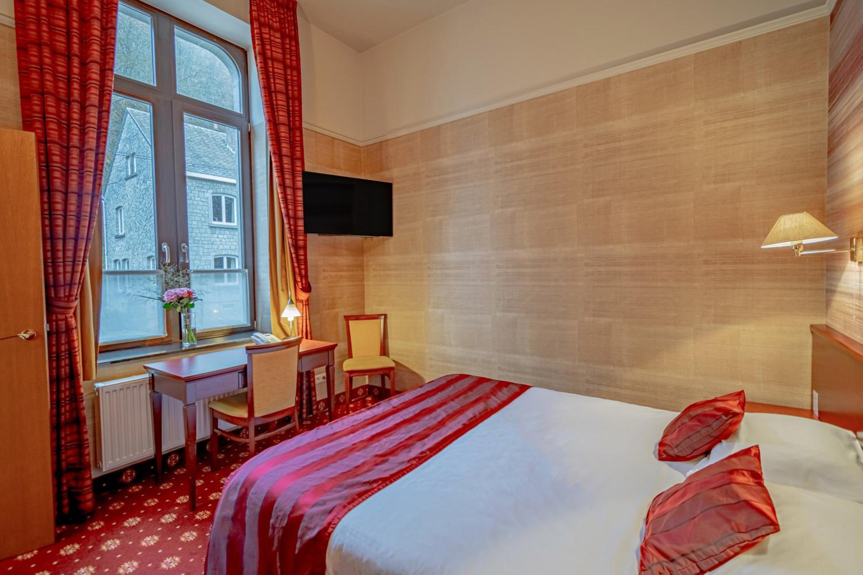 Double or Twin Room photo 3