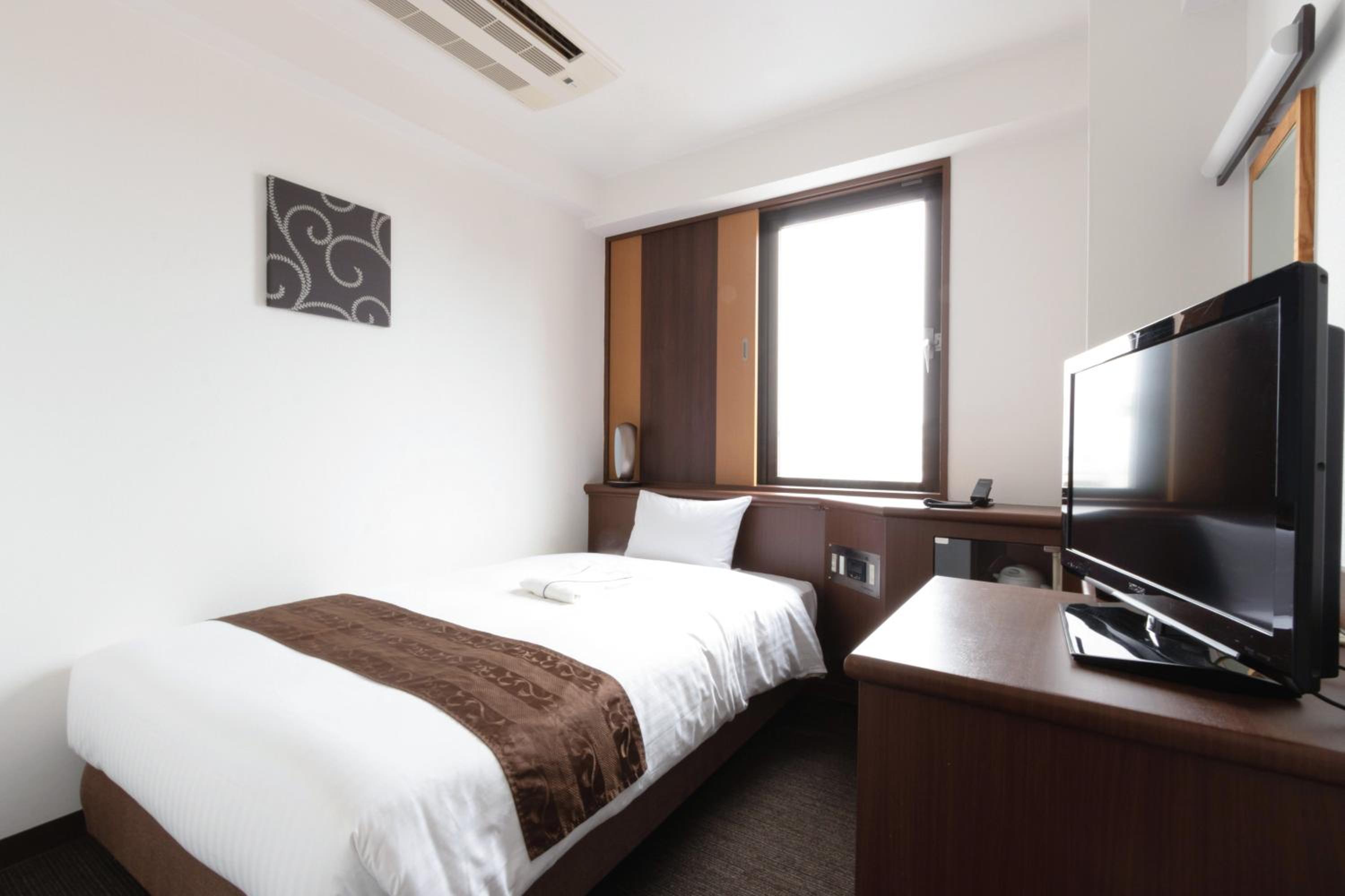 Single Room - Non-Smoking photo 3