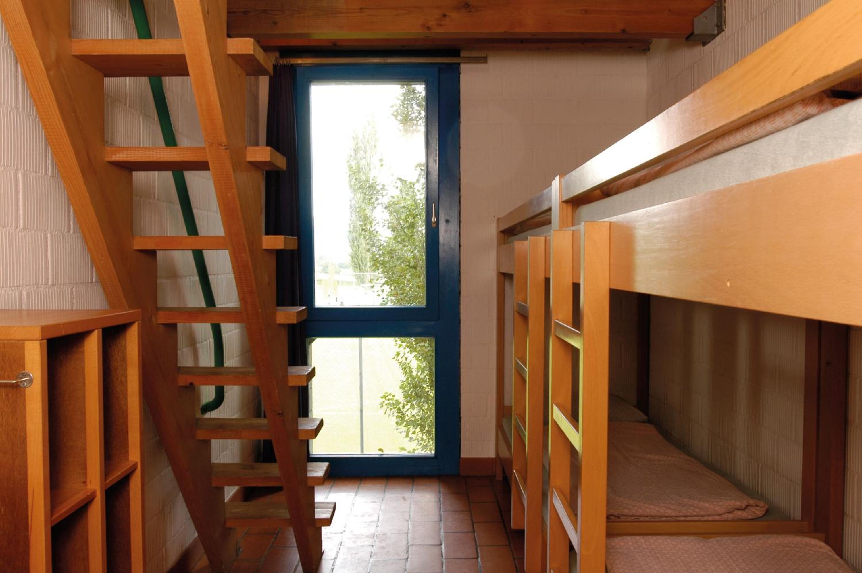 Quadruple Room with Shared Bathroom photo 3