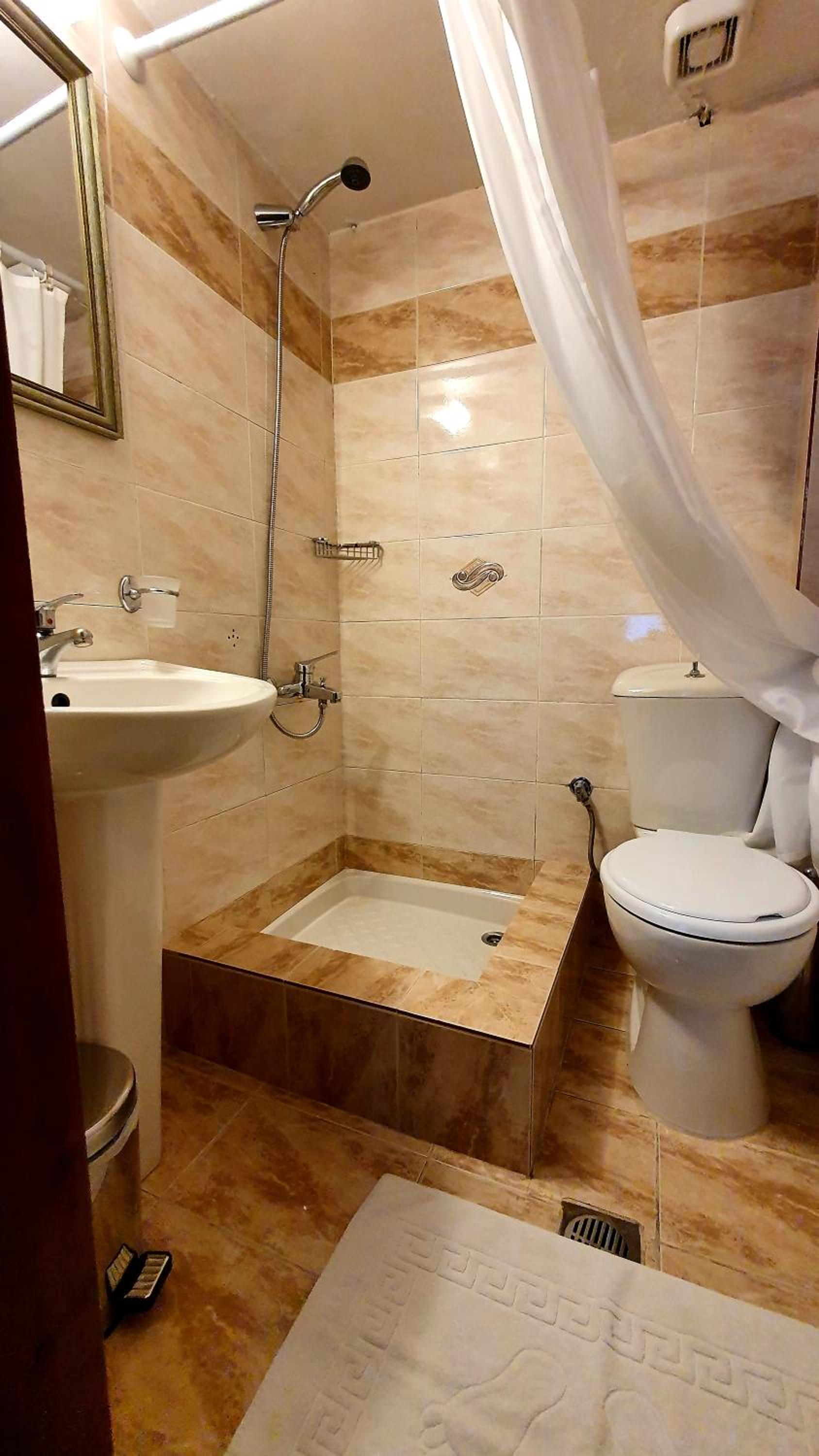 Double or Twin Room - Photo 12