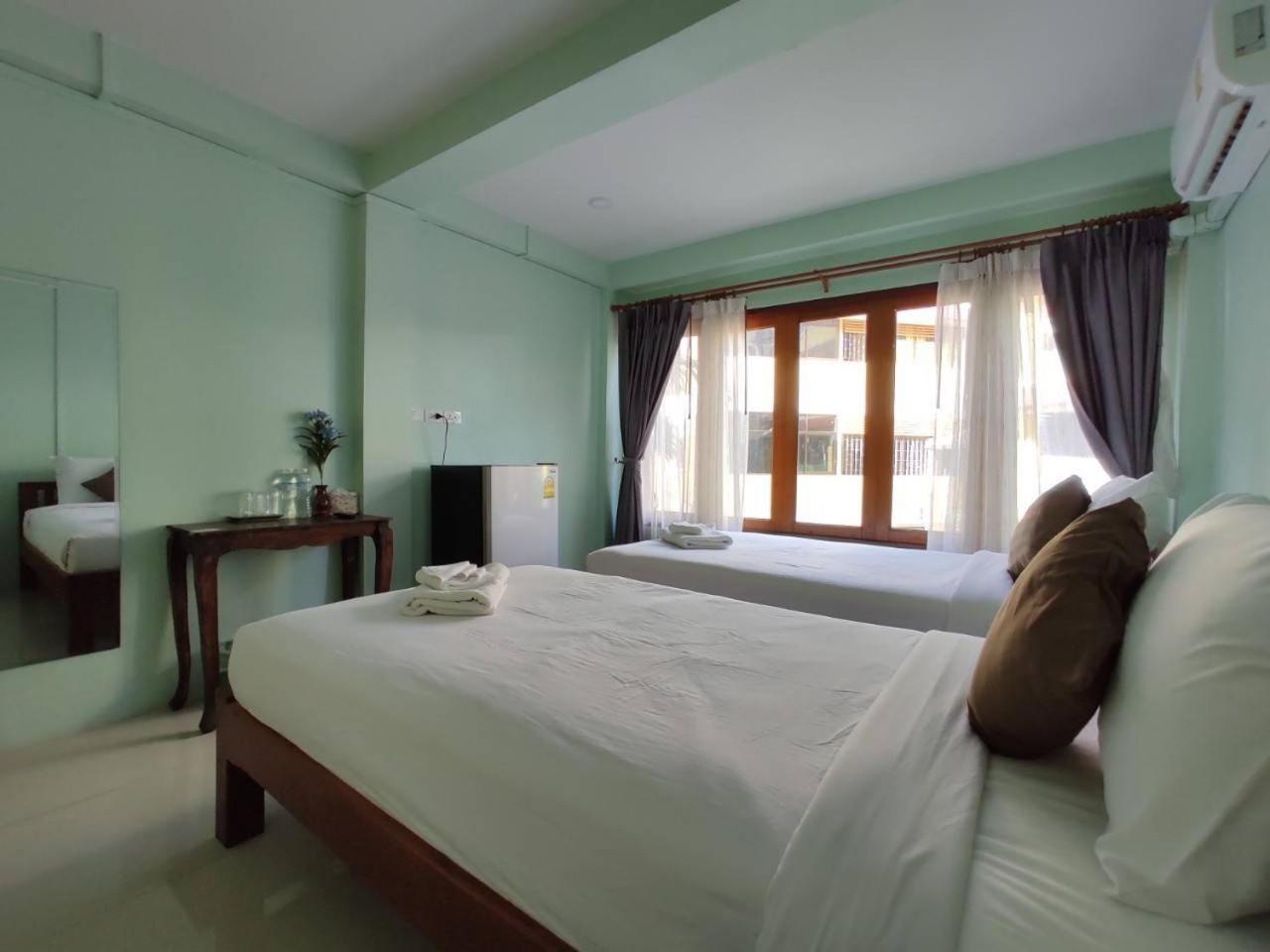 Deluxe Twin Room - Photo 3
