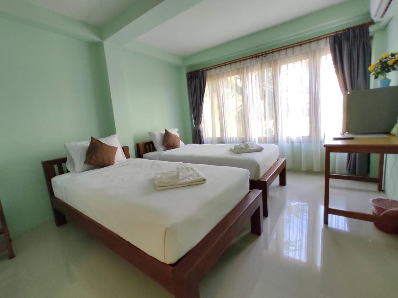 Deluxe Twin Room - Photo 2