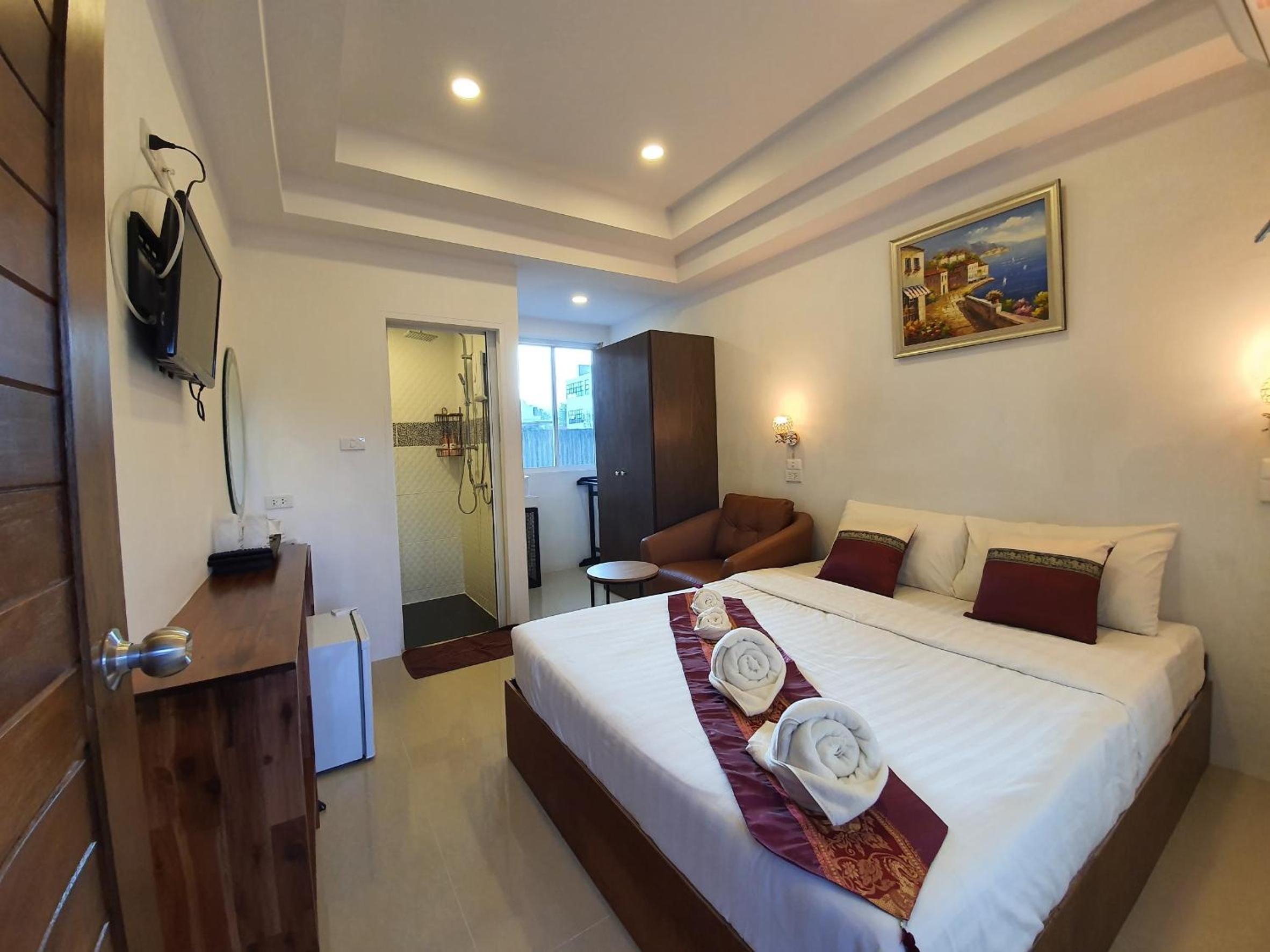 Standard Queen Room