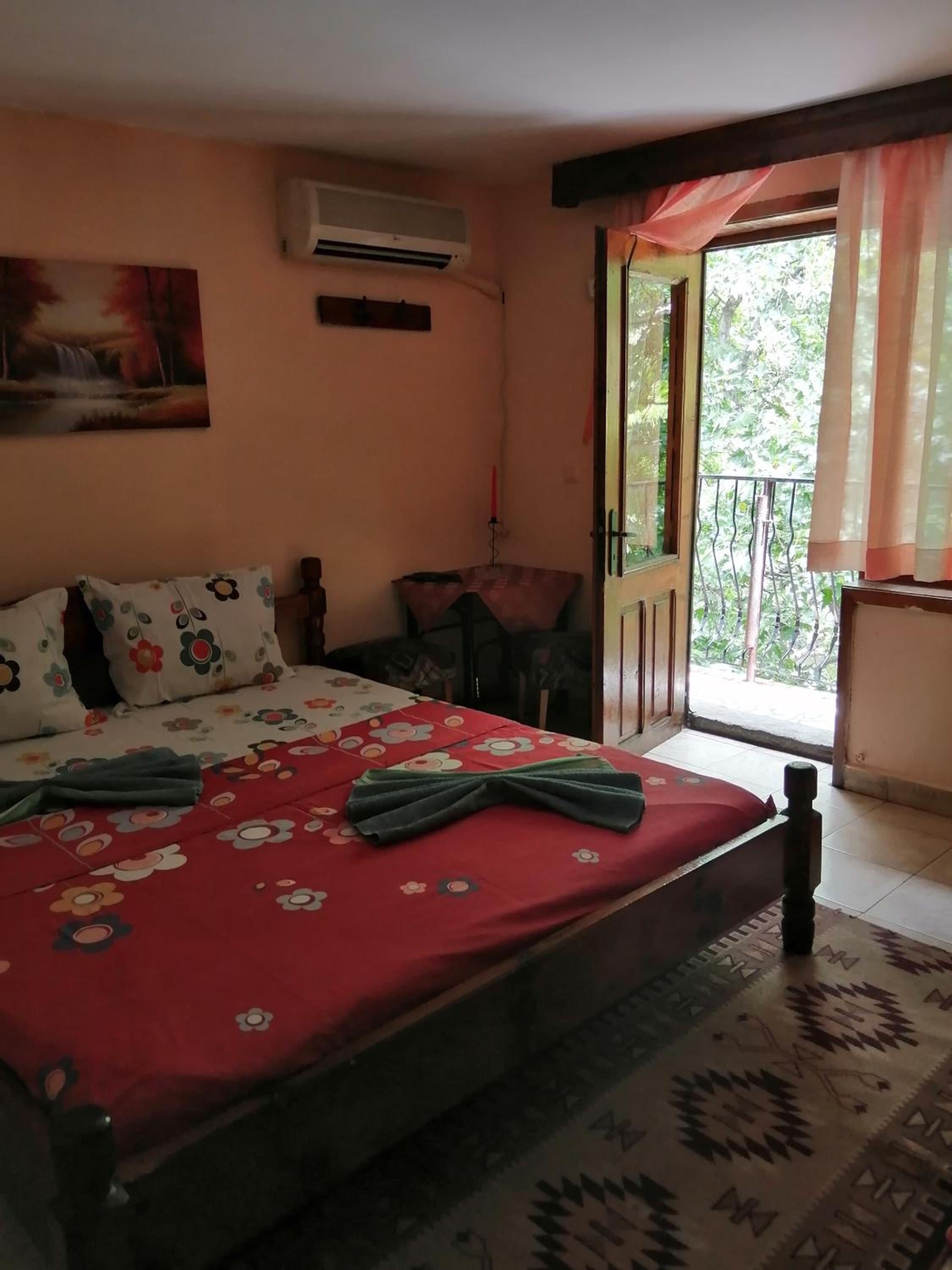 Mixed Dormitory Room