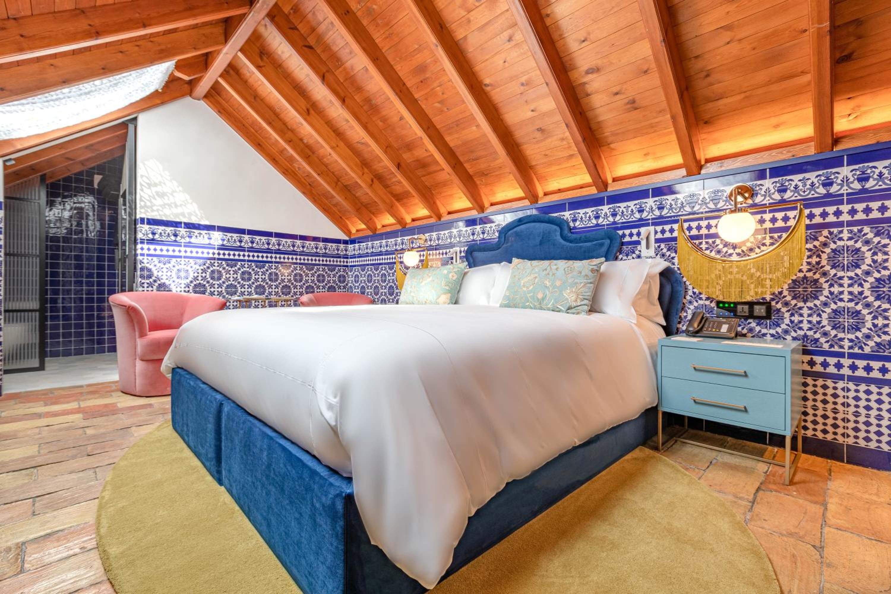 Deluxe Room - Photo 7