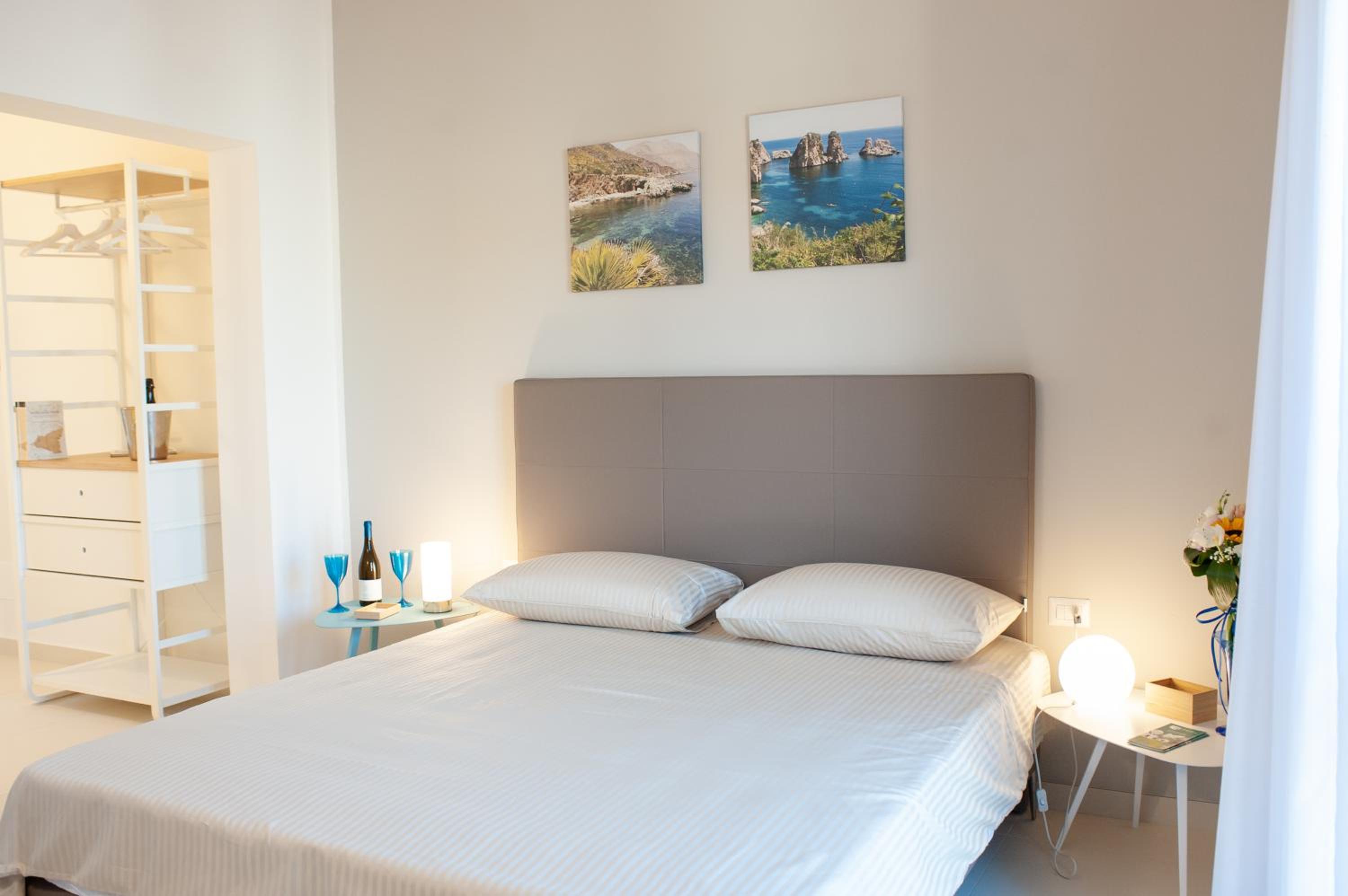Deluxe Double Room with Balcony and Sea View