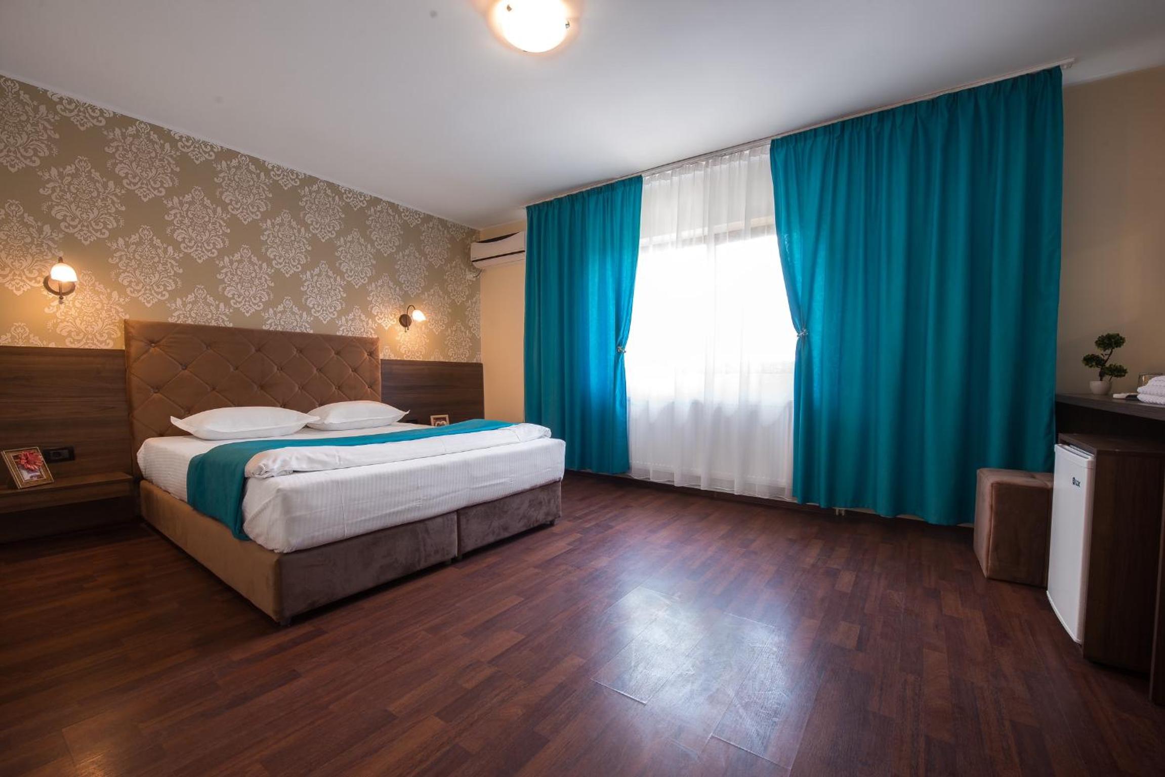 Double Room with Private Bathroom photo 2