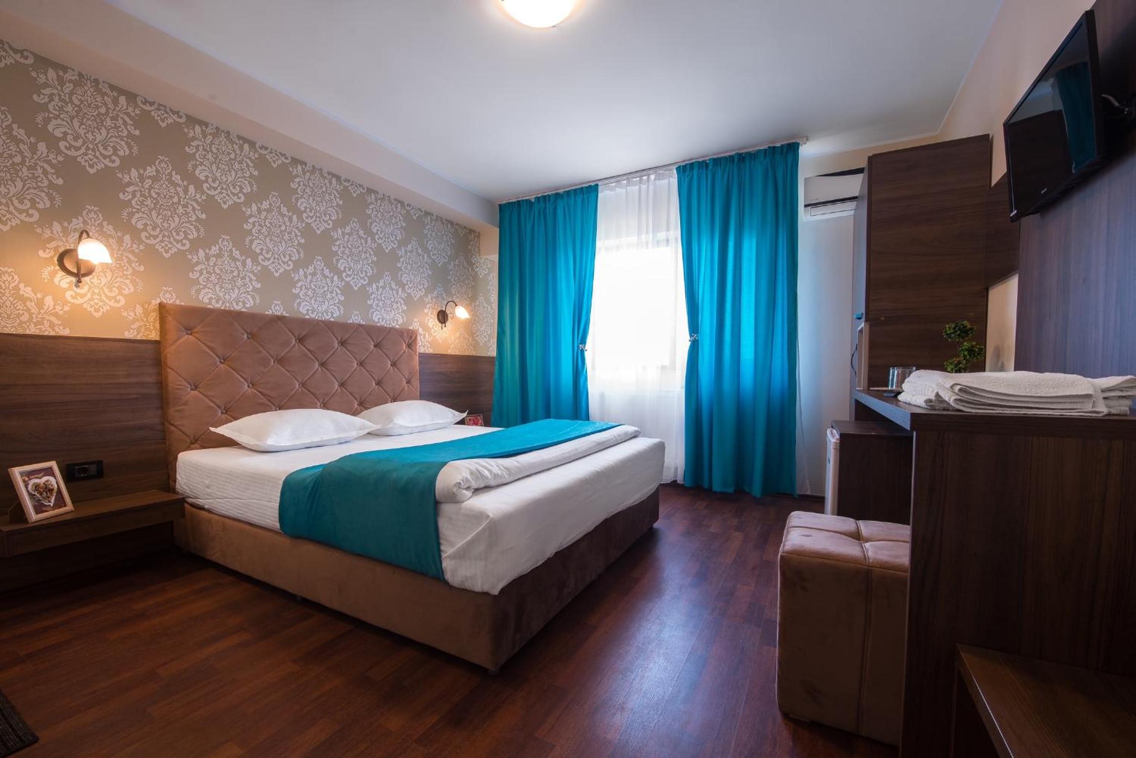Double Room with Private Bathroom photo 1