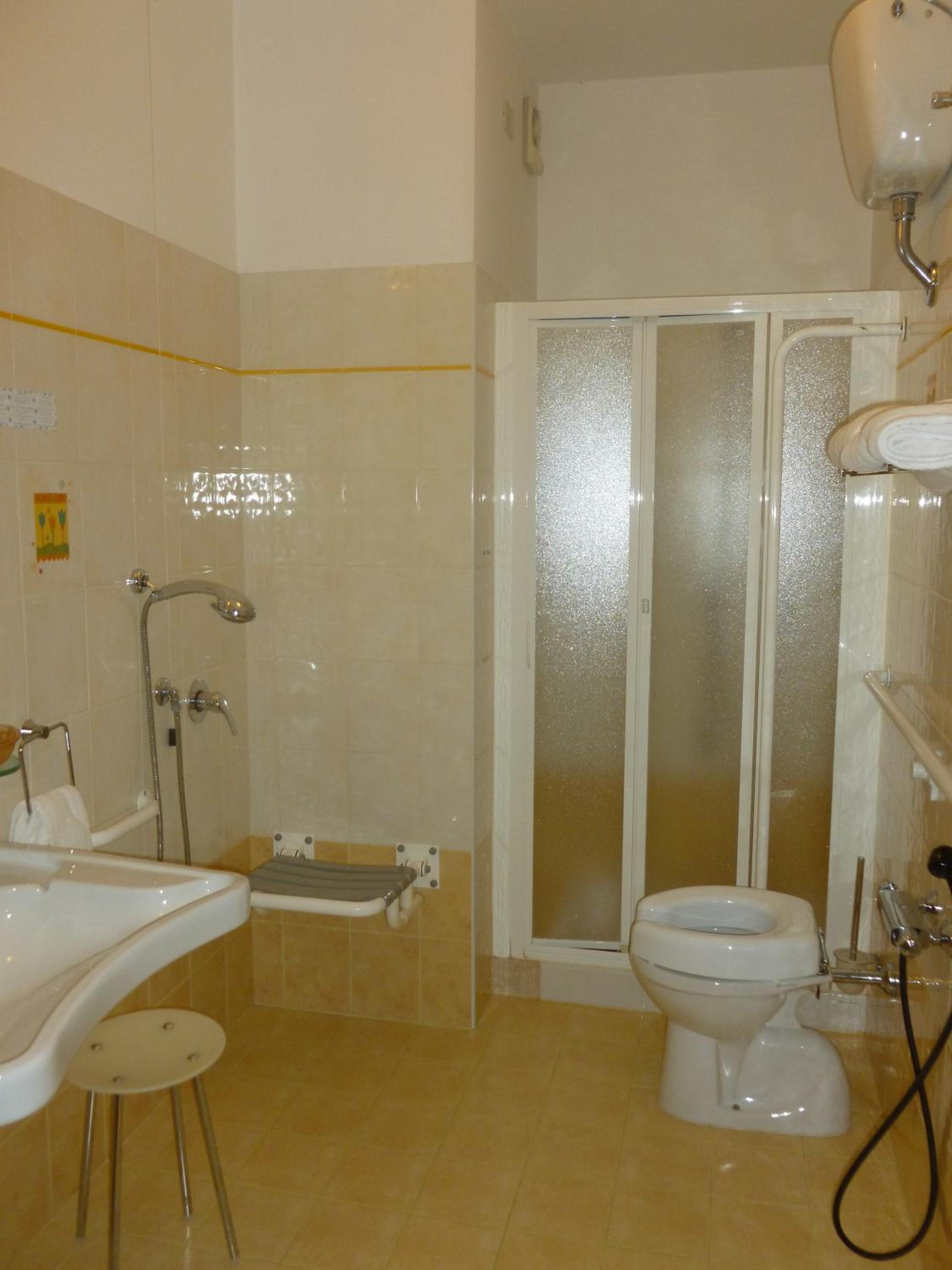 Double or Twin Room - Disability Access photo 2