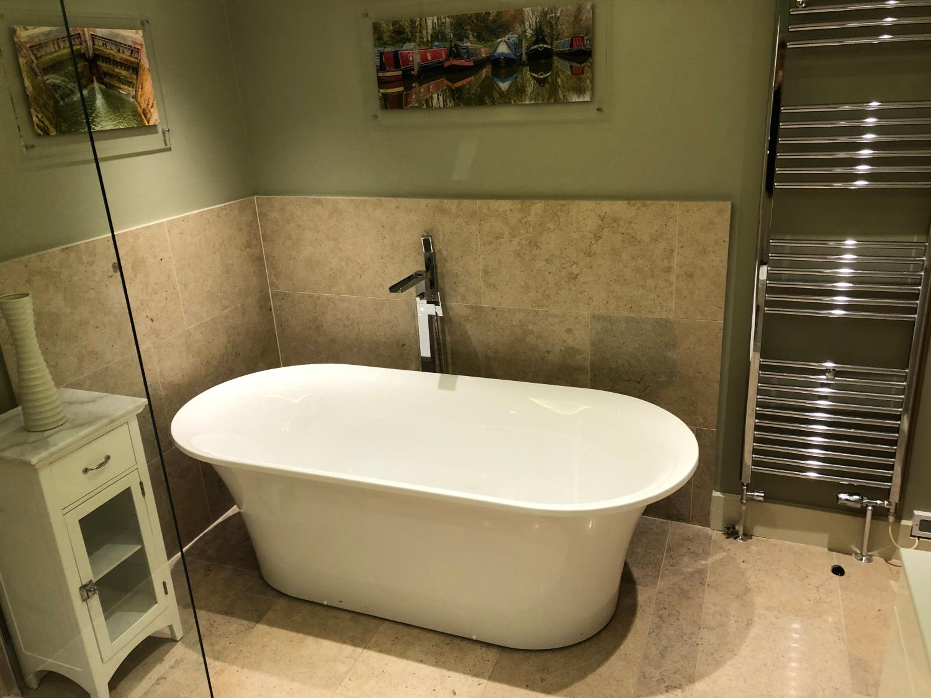 Executive Suite - Photo 3