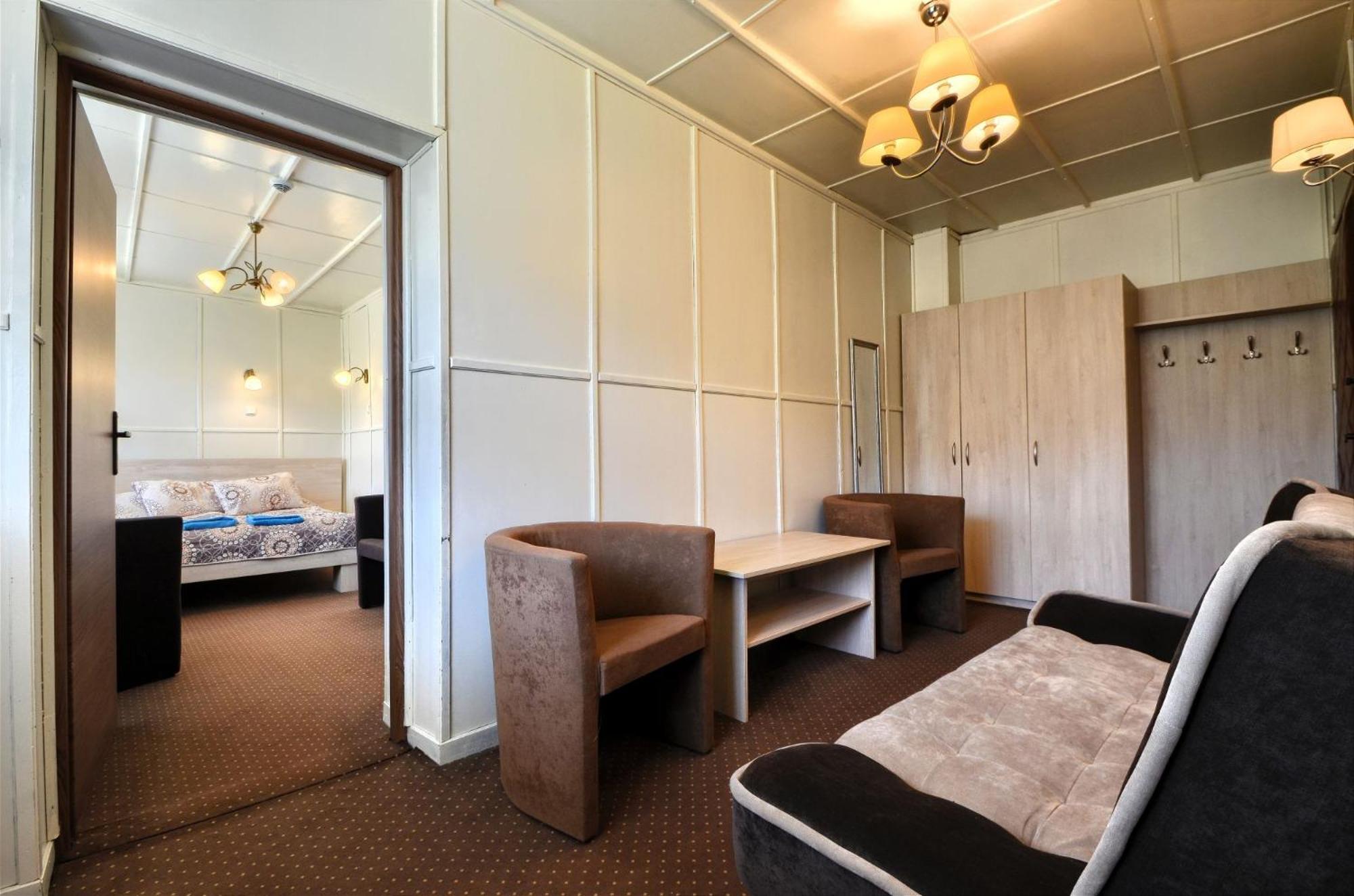 Queen Studio with Sofa Bed photo 1