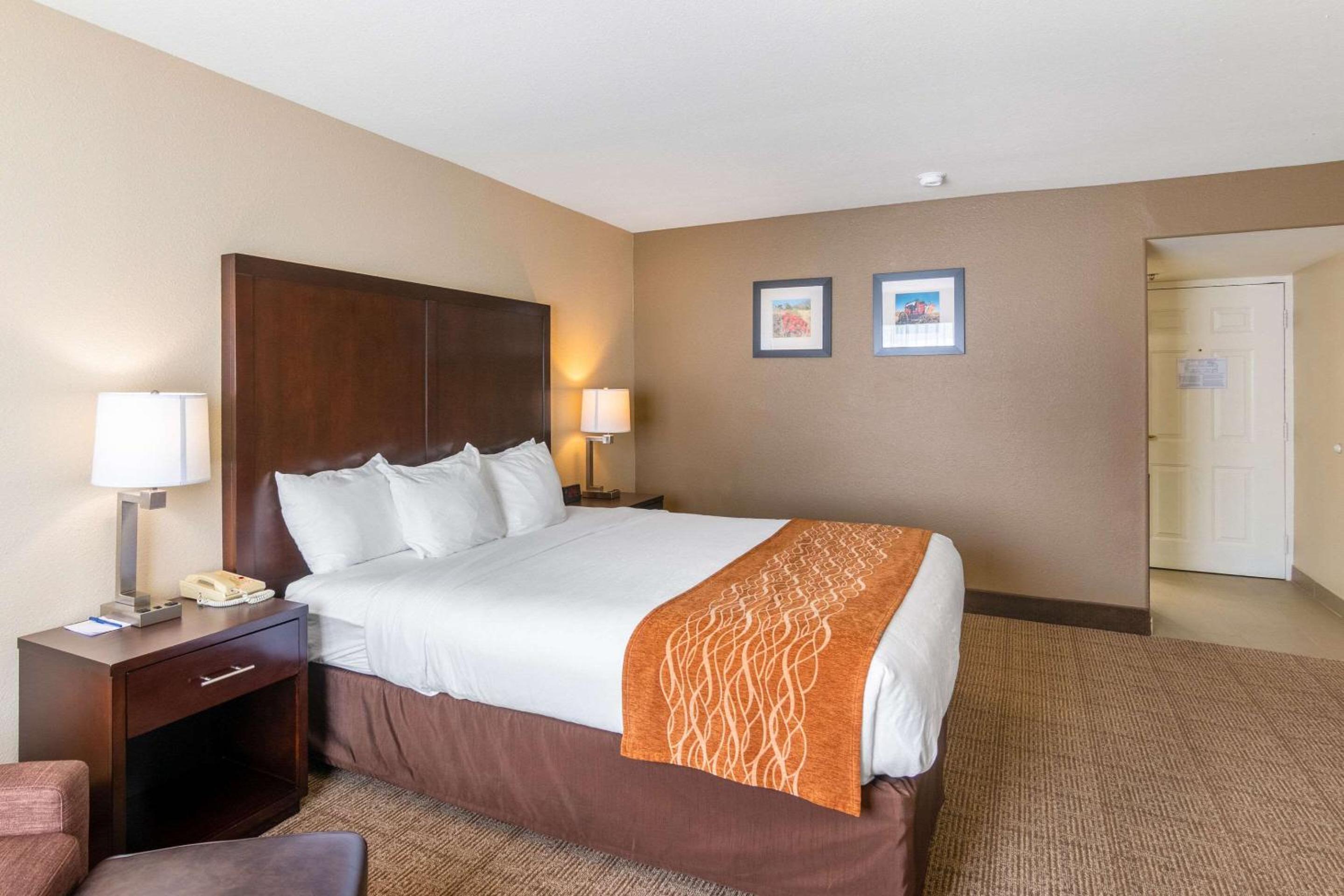 King Room - Accessible/Non-Smoking - Photo 2